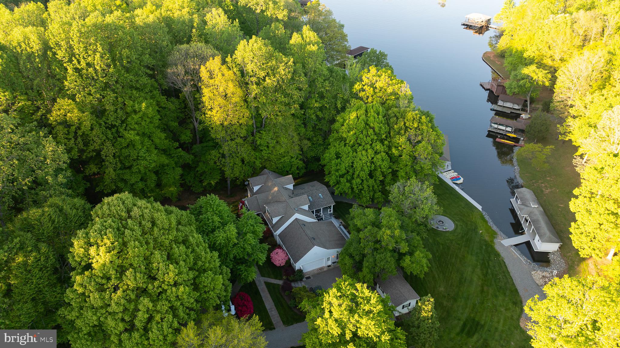 BEAR CASTLE - Residential