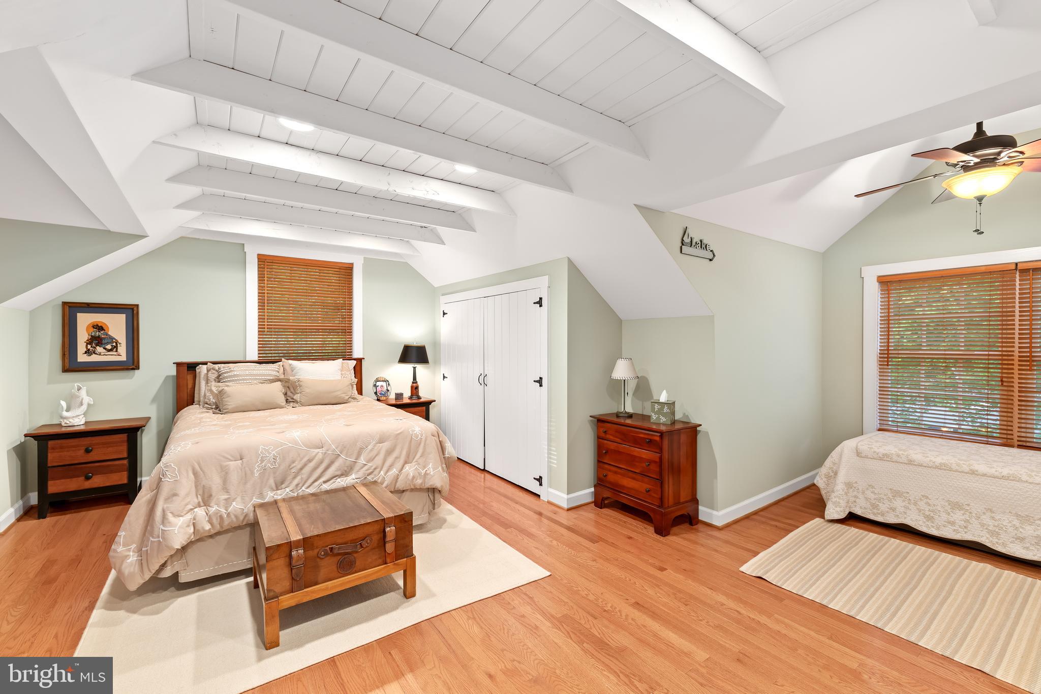 BEAR CASTLE - Residential