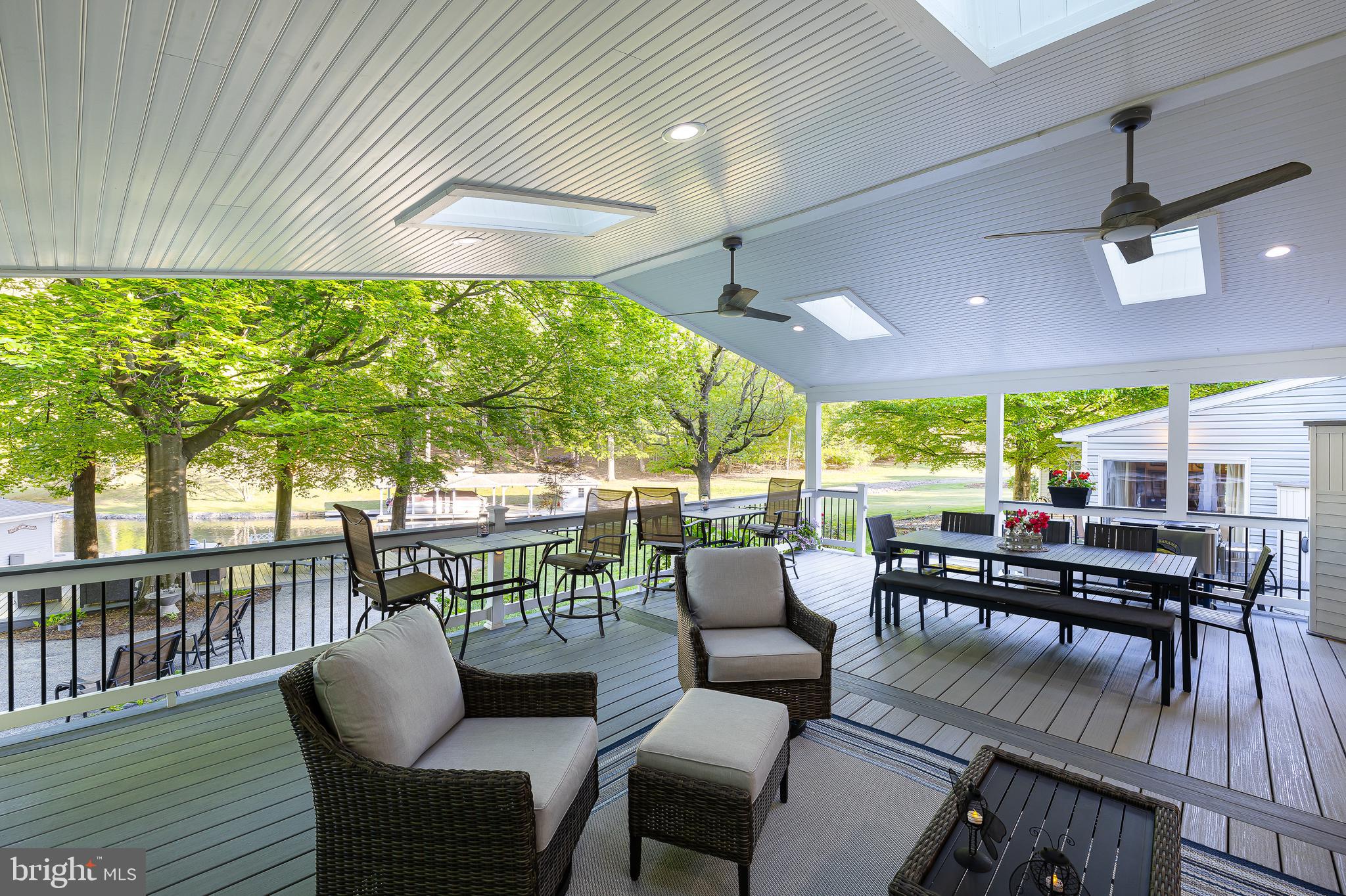 BEAR CASTLE - Residential