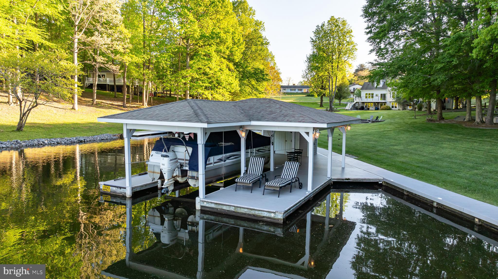 BEAR CASTLE - Residential