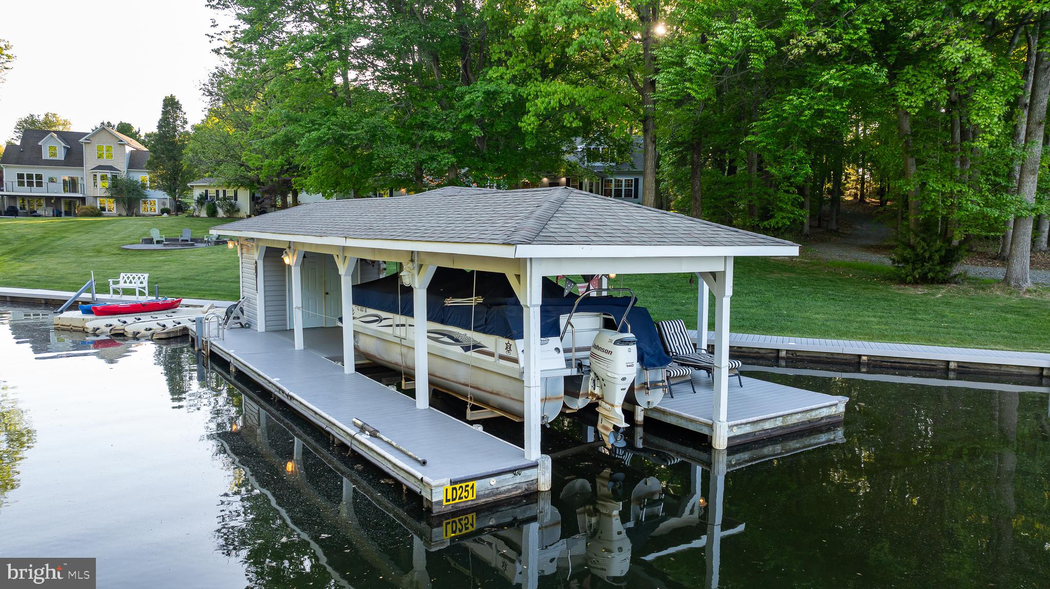 BEAR CASTLE - Residential