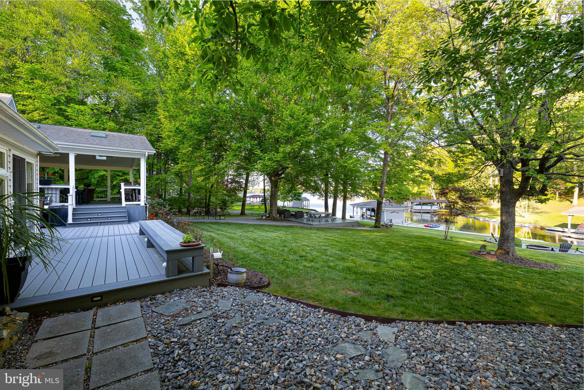 BEAR CASTLE - Residential