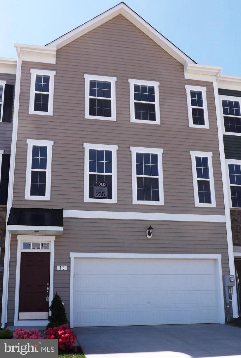 OVERLOOK AT RIVERSIDE - Residential Lease