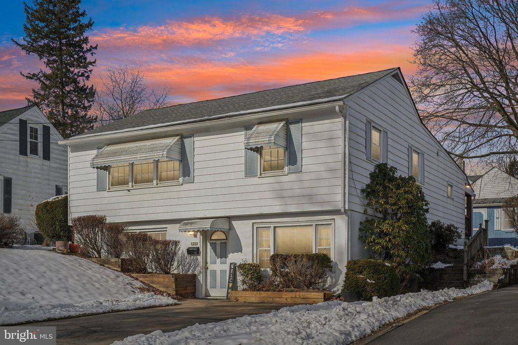 Photo of 120 Hillcrest Avenue, MORRISVILLE, PA 19067 (MLS # PABU2112968)