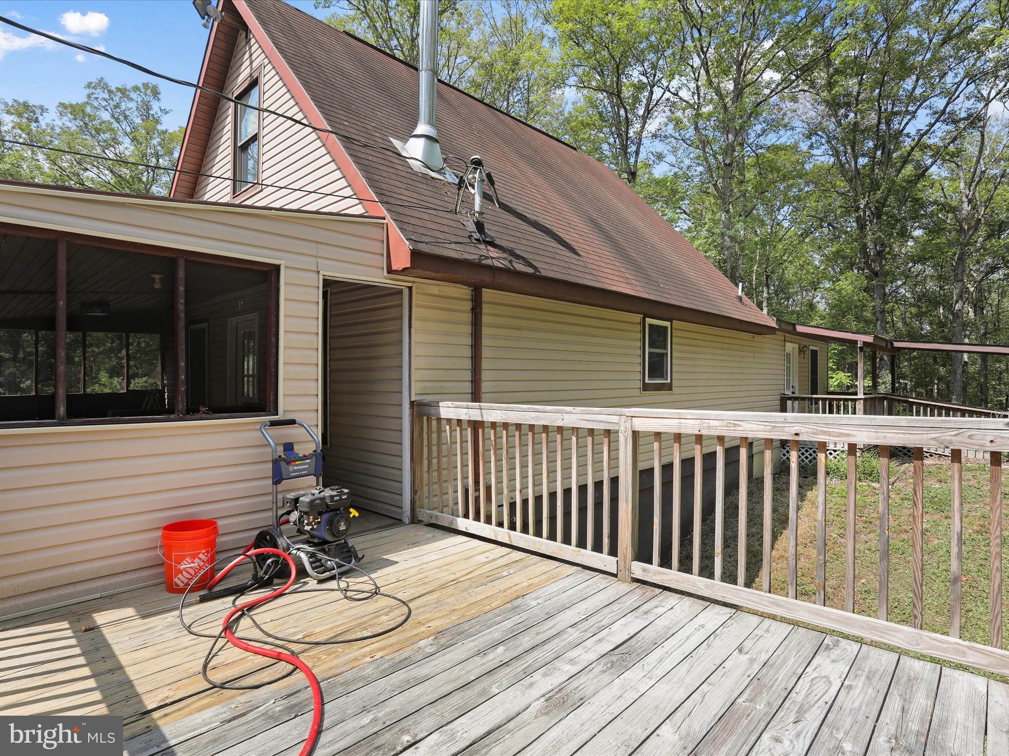 MOUNTAIN VIEW ACRES - Residential