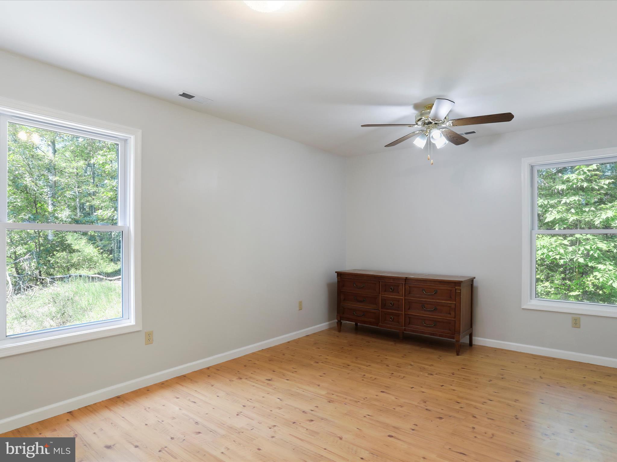 MOUNTAIN VIEW ACRES - Residential