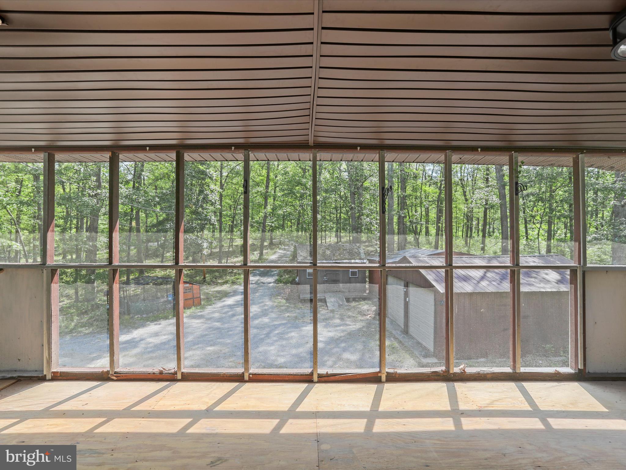 MOUNTAIN VIEW ACRES - Residential