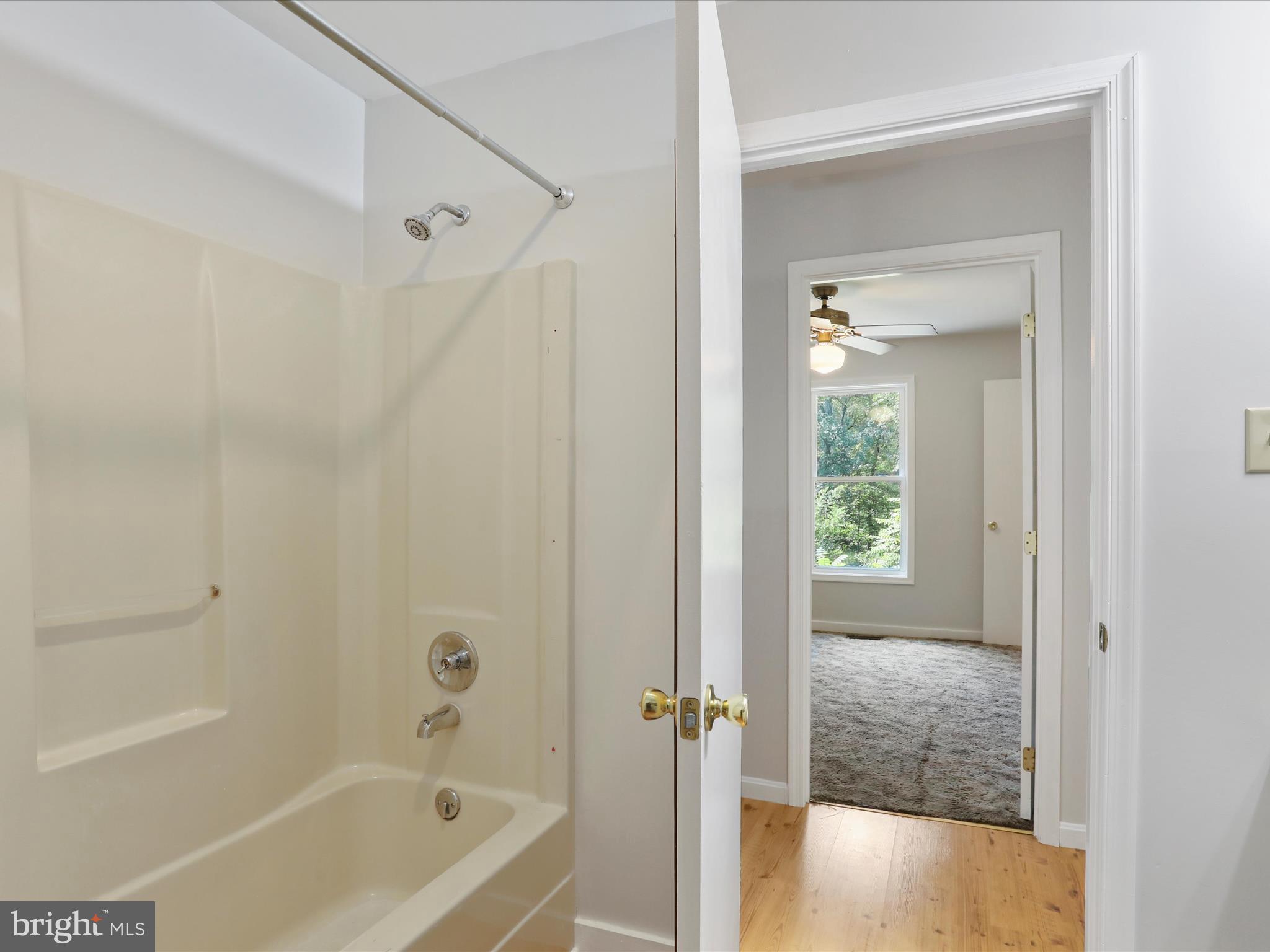 MOUNTAIN VIEW ACRES - Residential