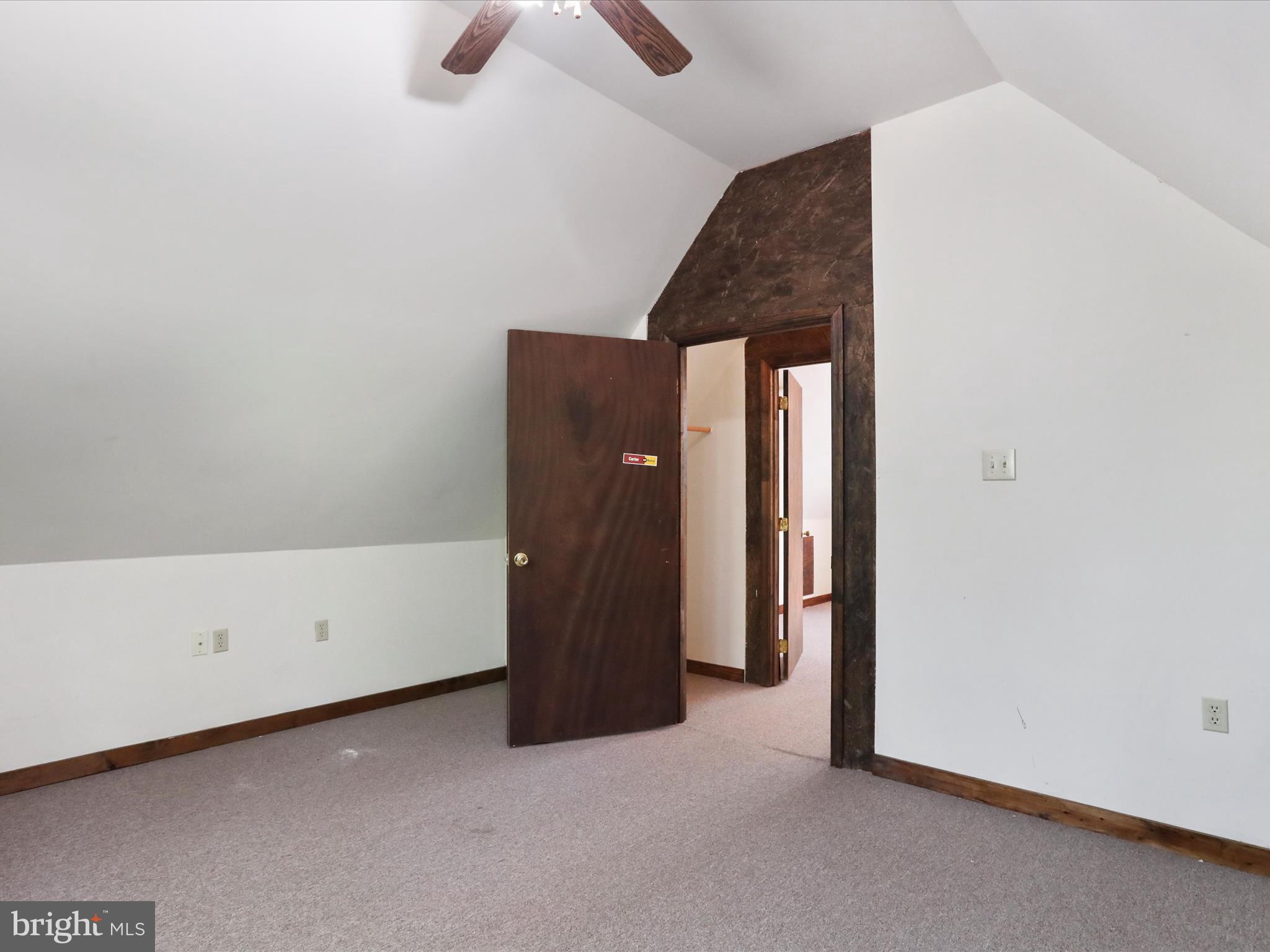 MOUNTAIN VIEW ACRES - Residential