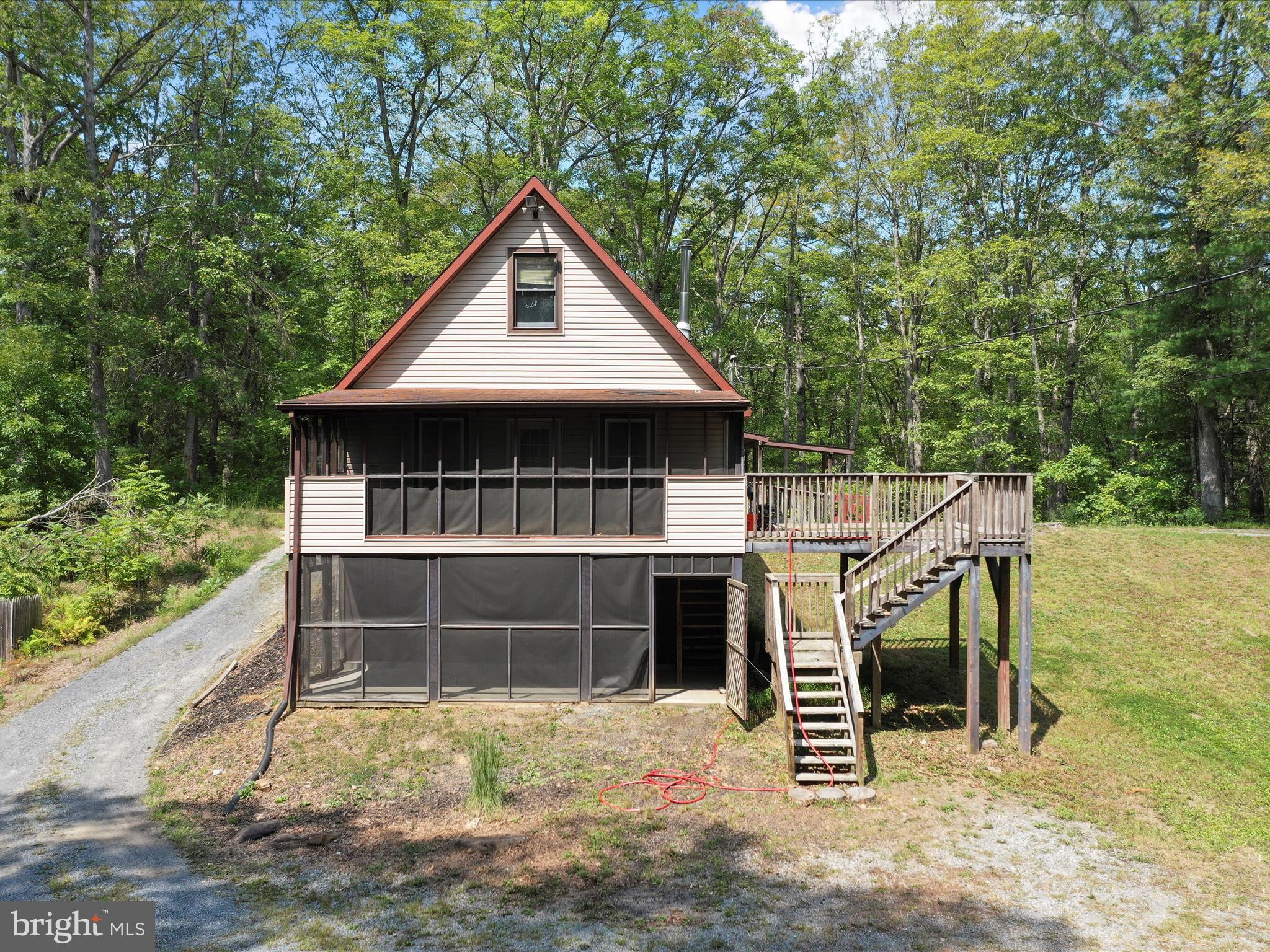 MOUNTAIN VIEW ACRES - Residential