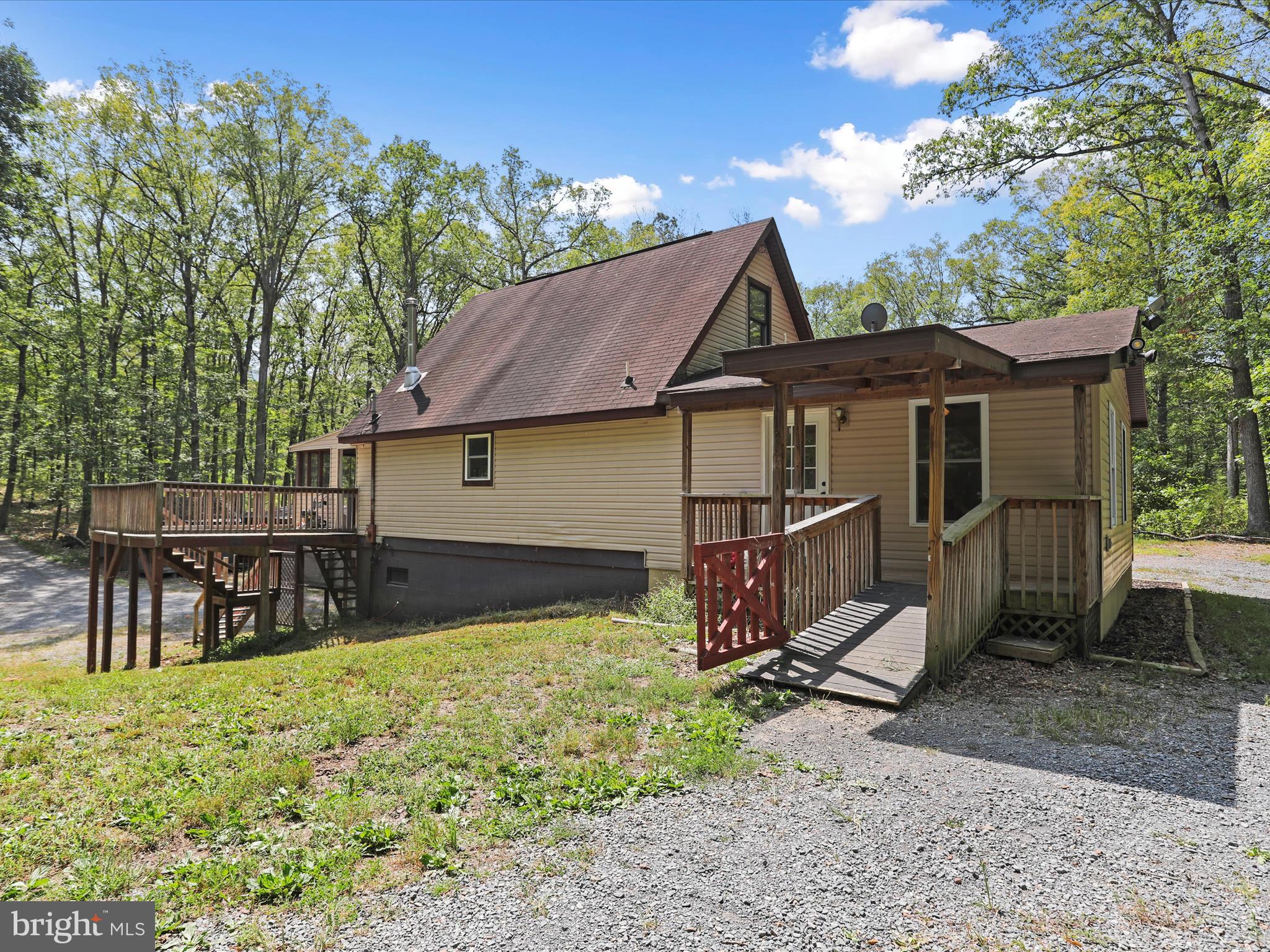 MOUNTAIN VIEW ACRES - Residential