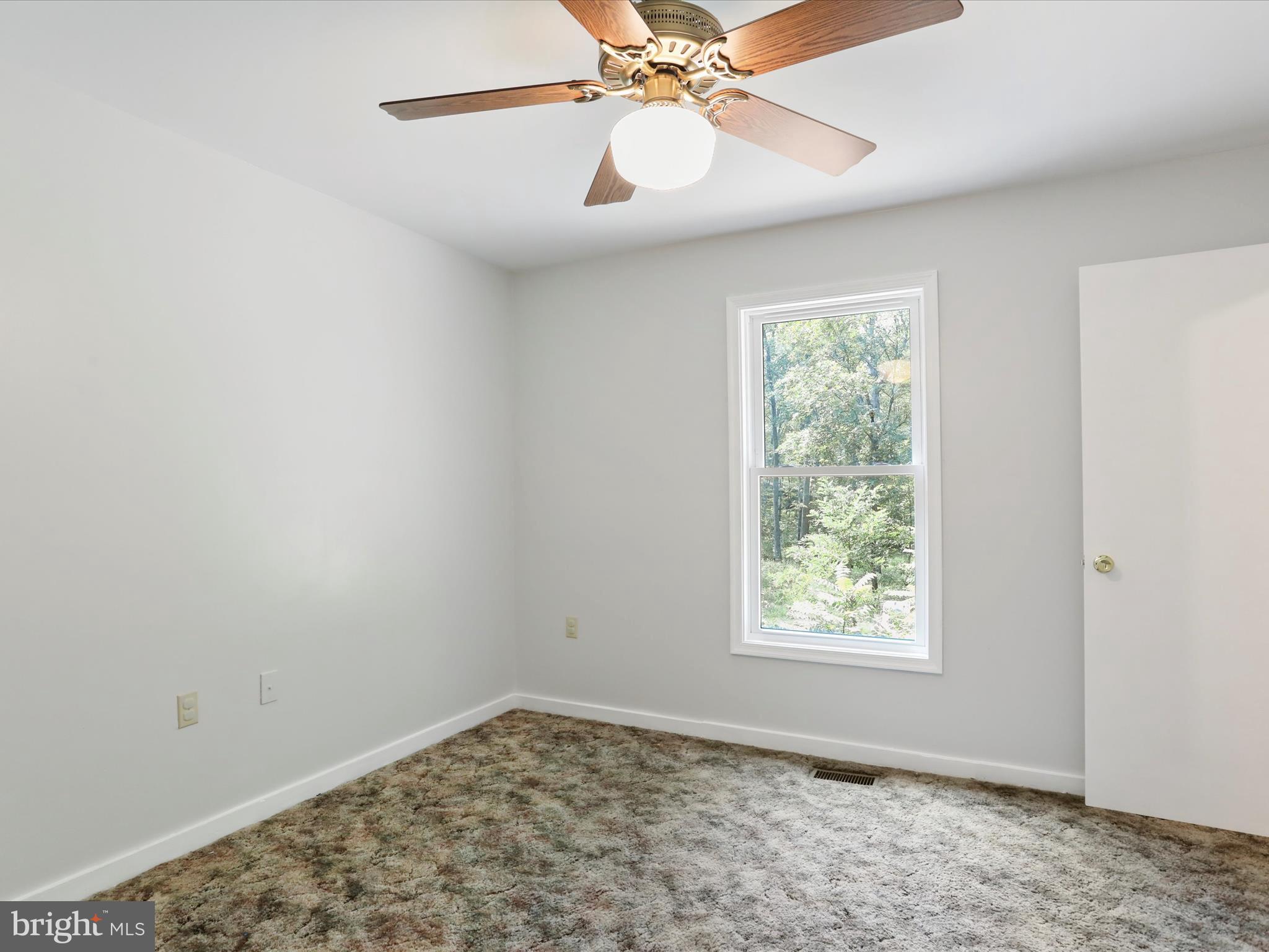 MOUNTAIN VIEW ACRES - Residential