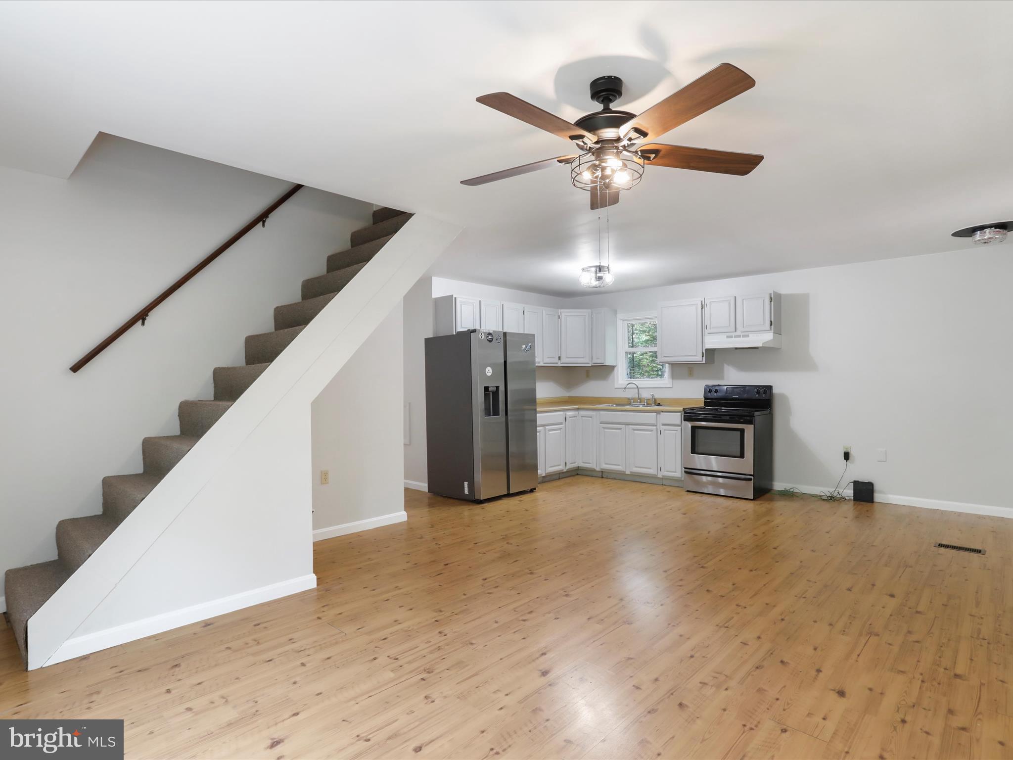 MOUNTAIN VIEW ACRES - Residential