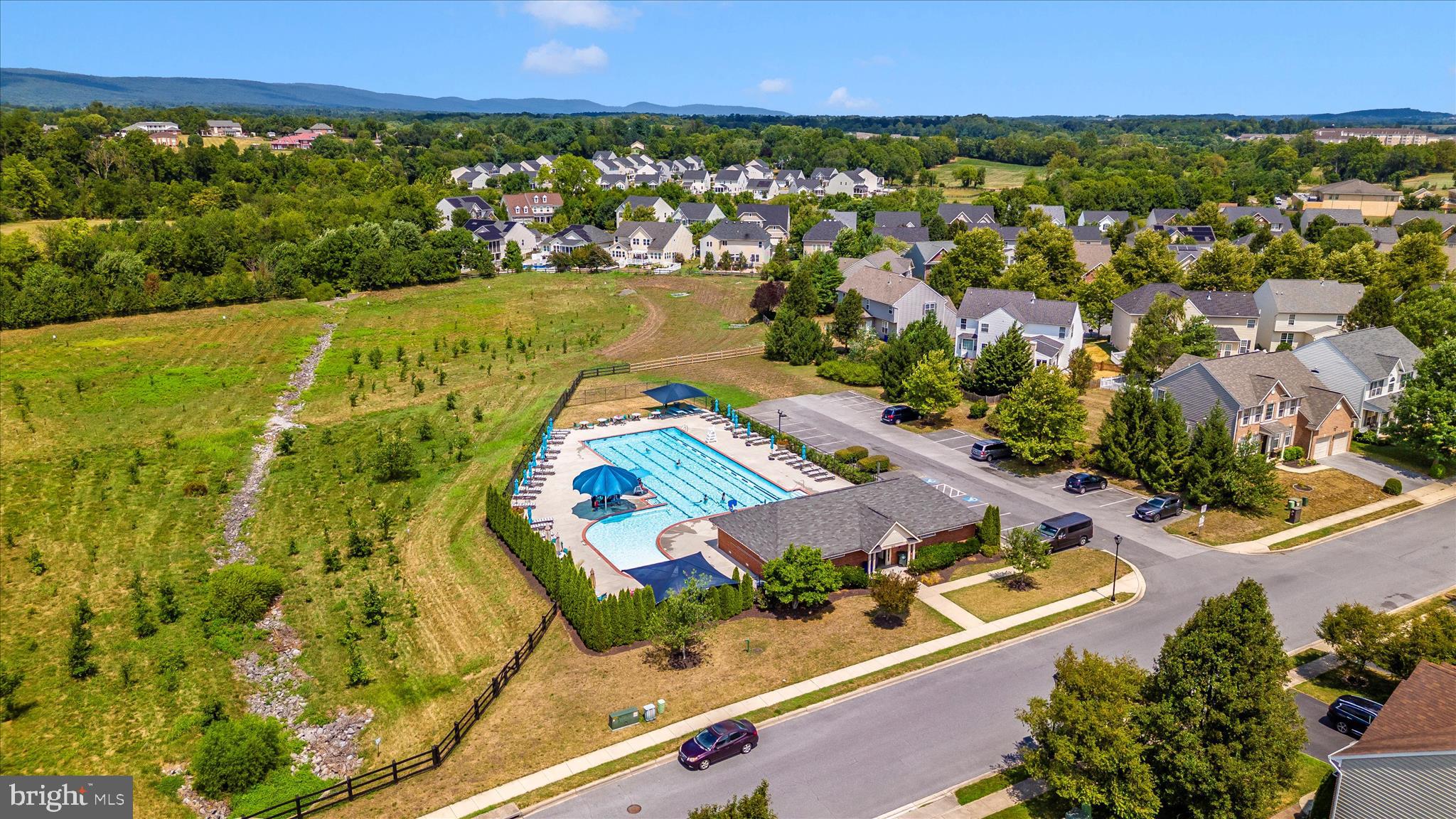 CLOVER RIDGE - Residential