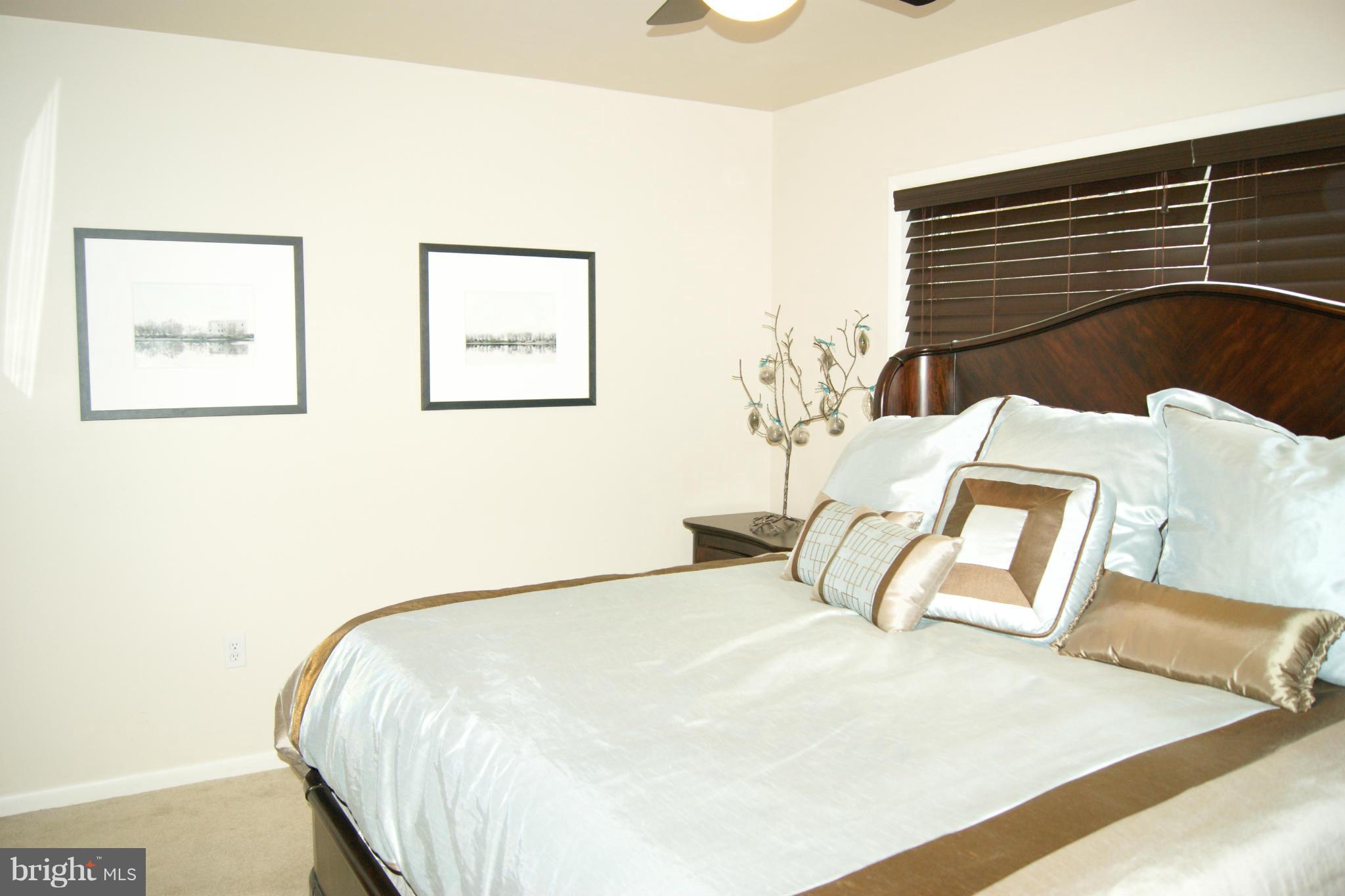 HUNTERS GROVE - Residential