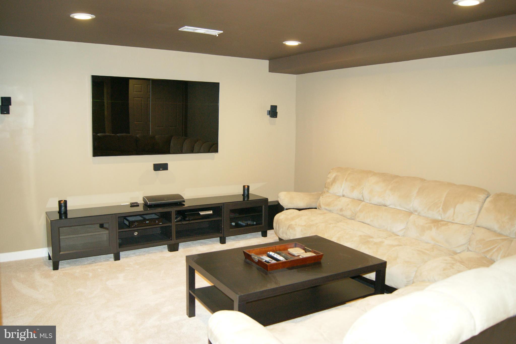 HUNTERS GROVE - Residential