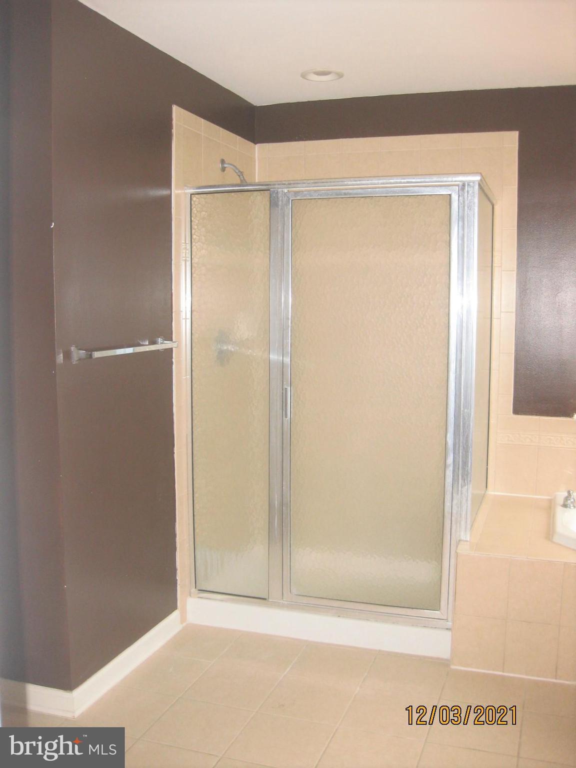 HUNTFIELD - Residential Lease