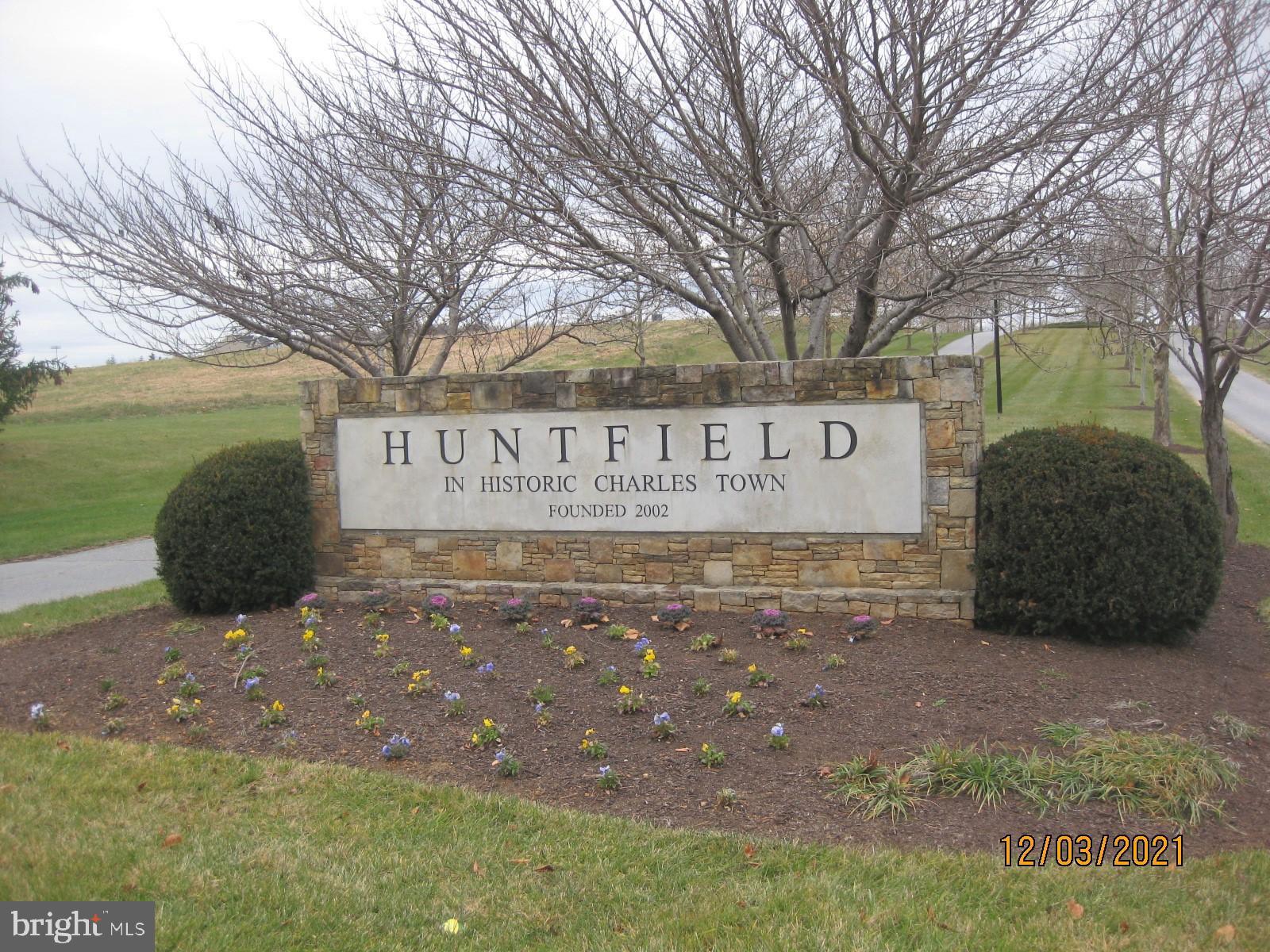HUNTFIELD - Residential Lease