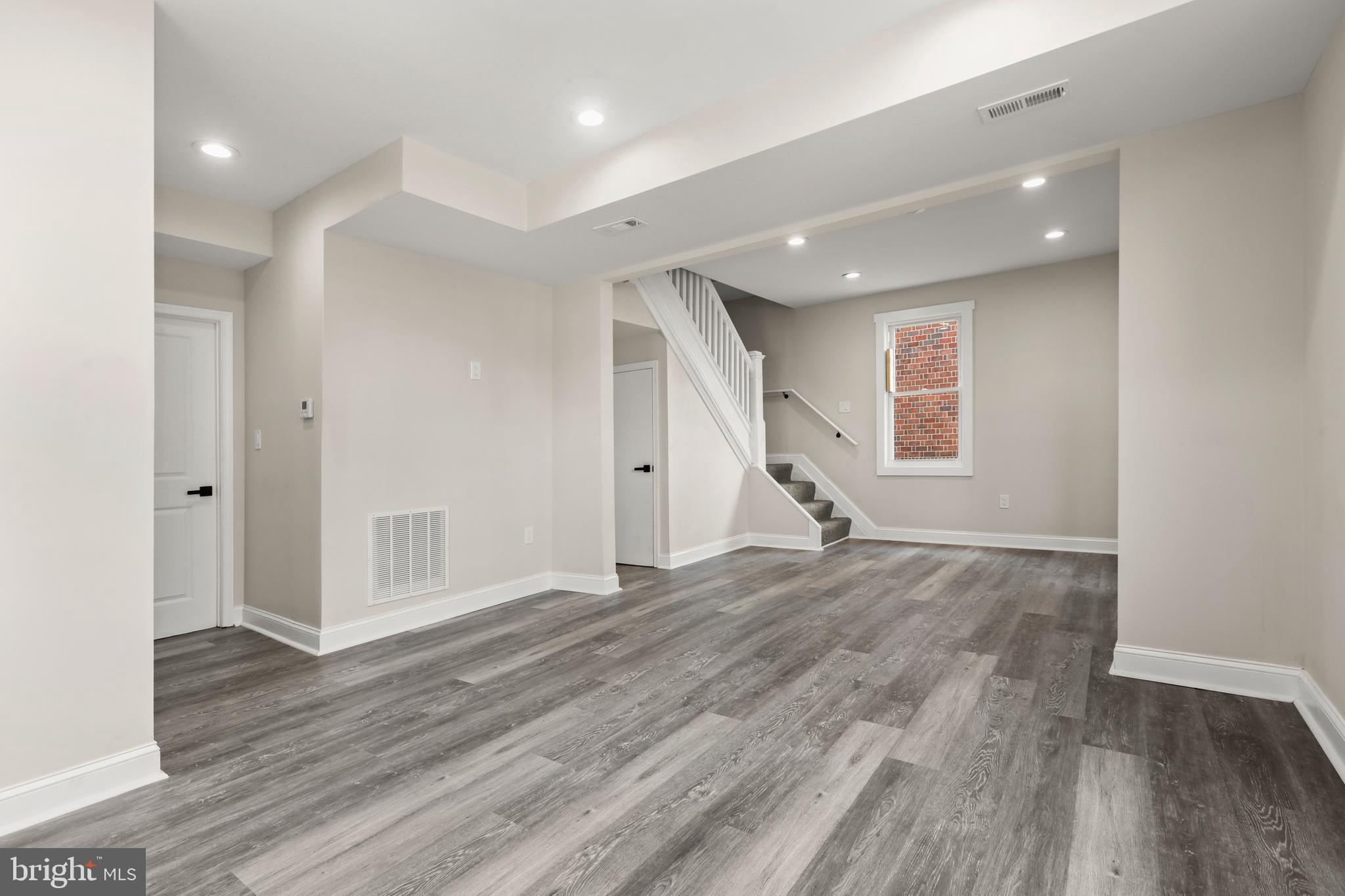 WINSTON GOVANS - Residential
