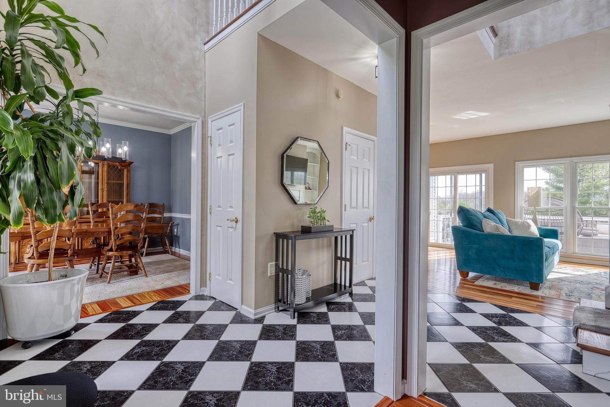 1071 COUNTRY CLUB ROAD