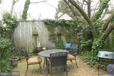 OLD TOWN - Residential Lease