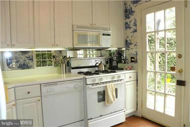 OLD TOWN - Residential Lease