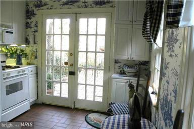 OLD TOWN - Residential Lease