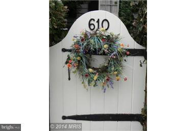 OLD TOWN - Residential Lease