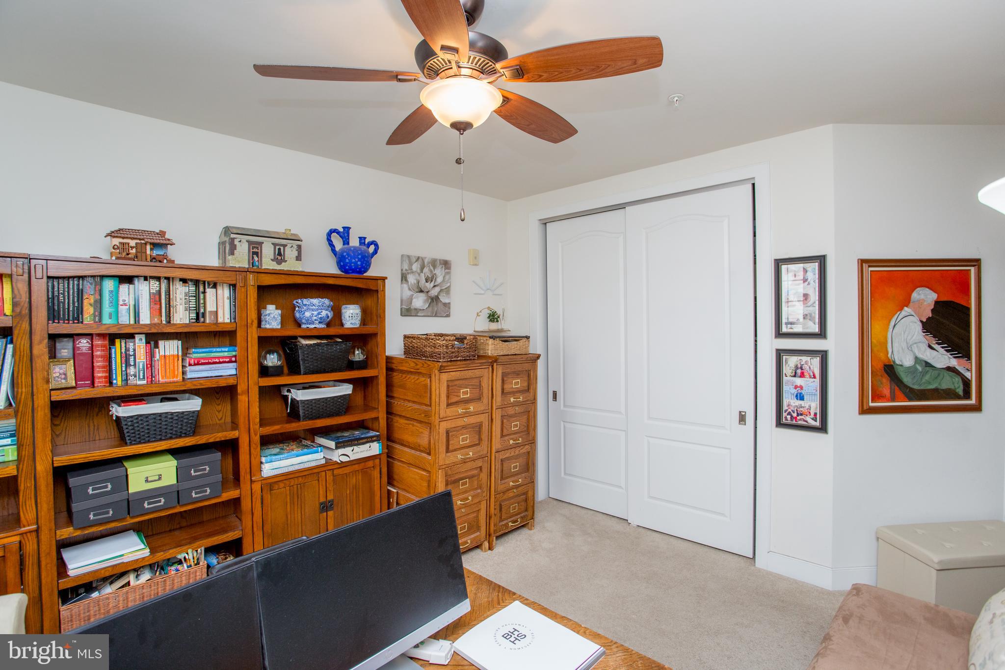 MERIDIAN VALLEY SQ - Residential