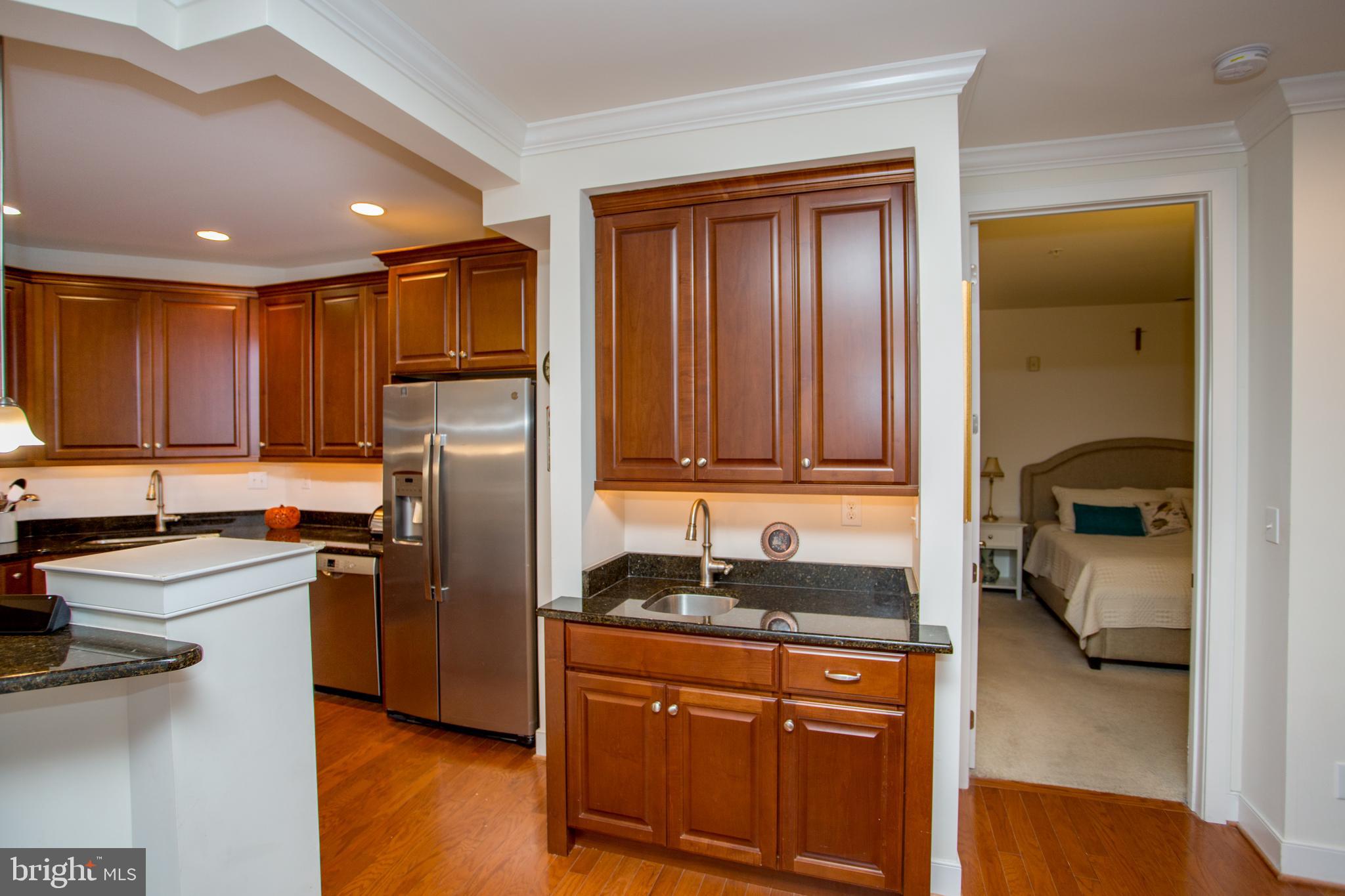 MERIDIAN VALLEY SQ - Residential