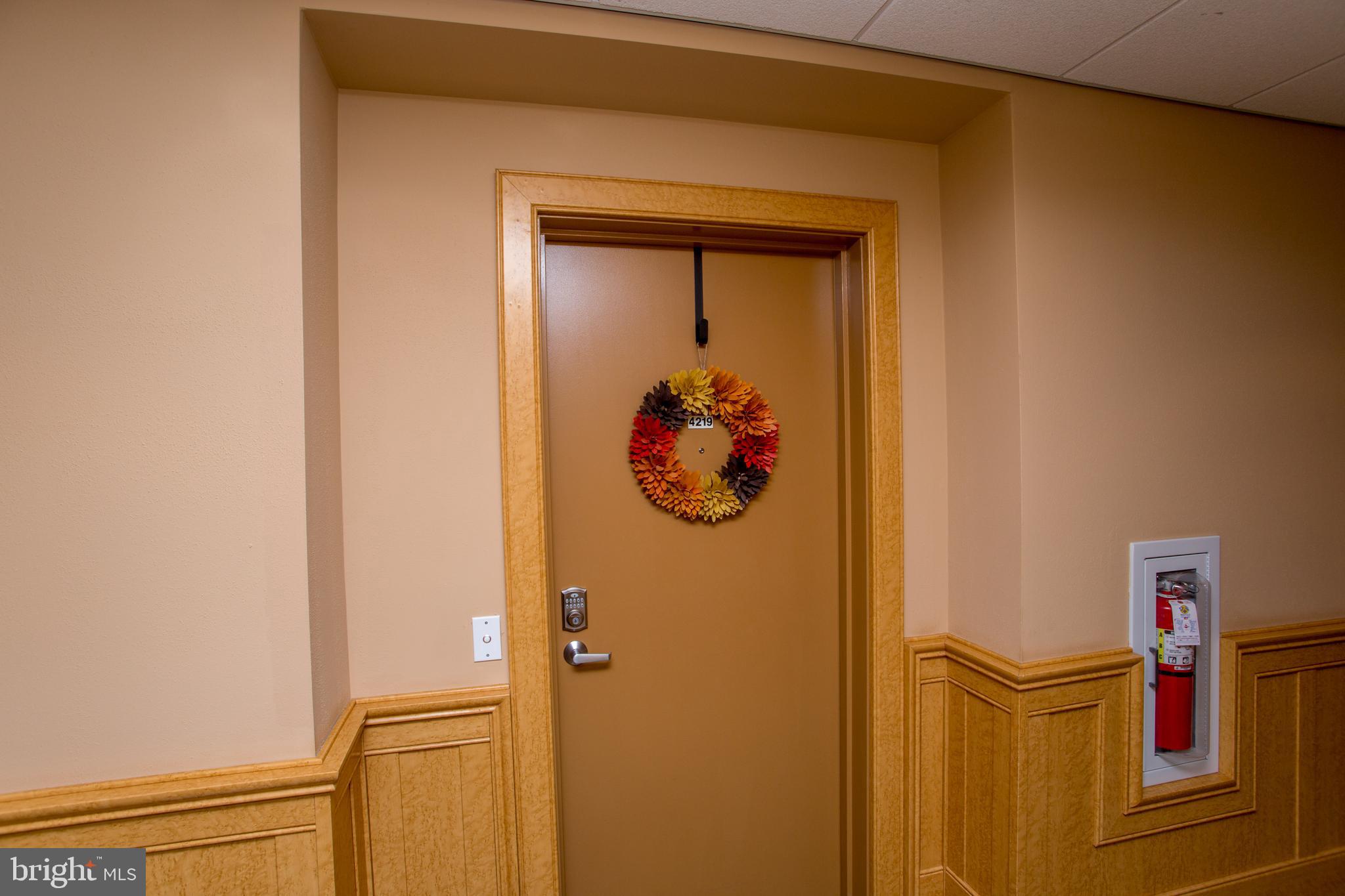 MERIDIAN VALLEY SQ - Residential