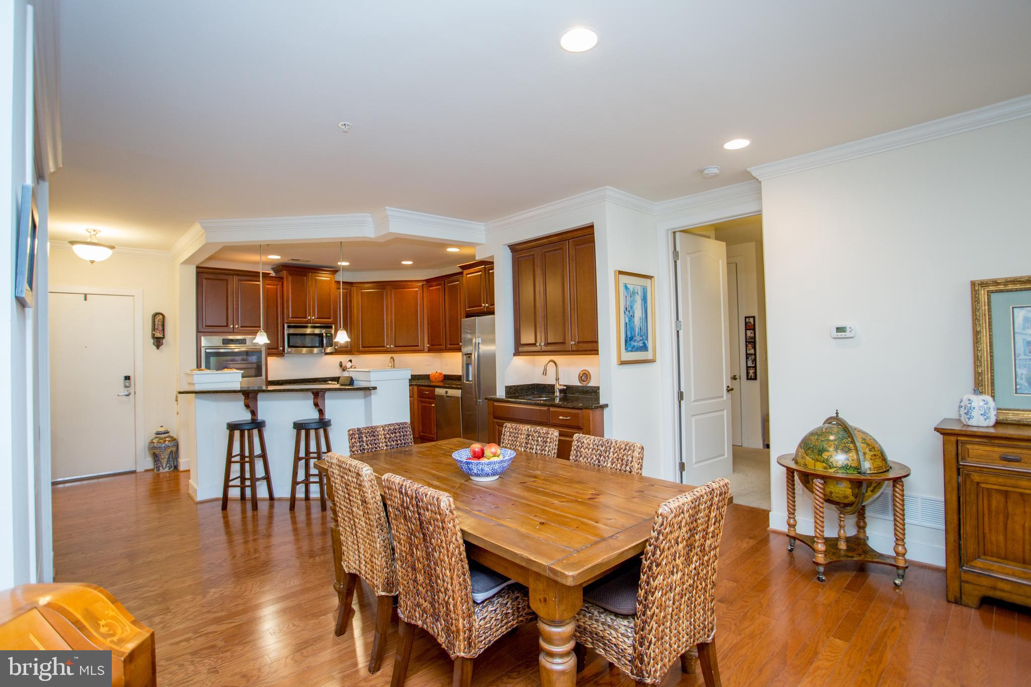 MERIDIAN VALLEY SQ - Residential