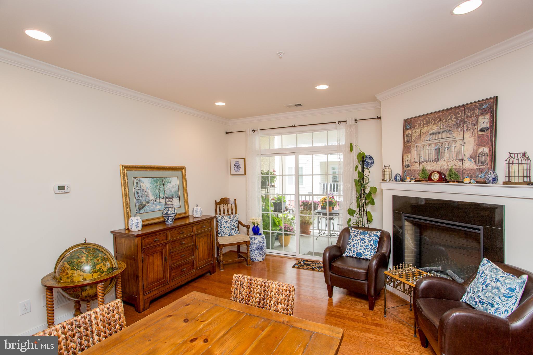 MERIDIAN VALLEY SQ - Residential