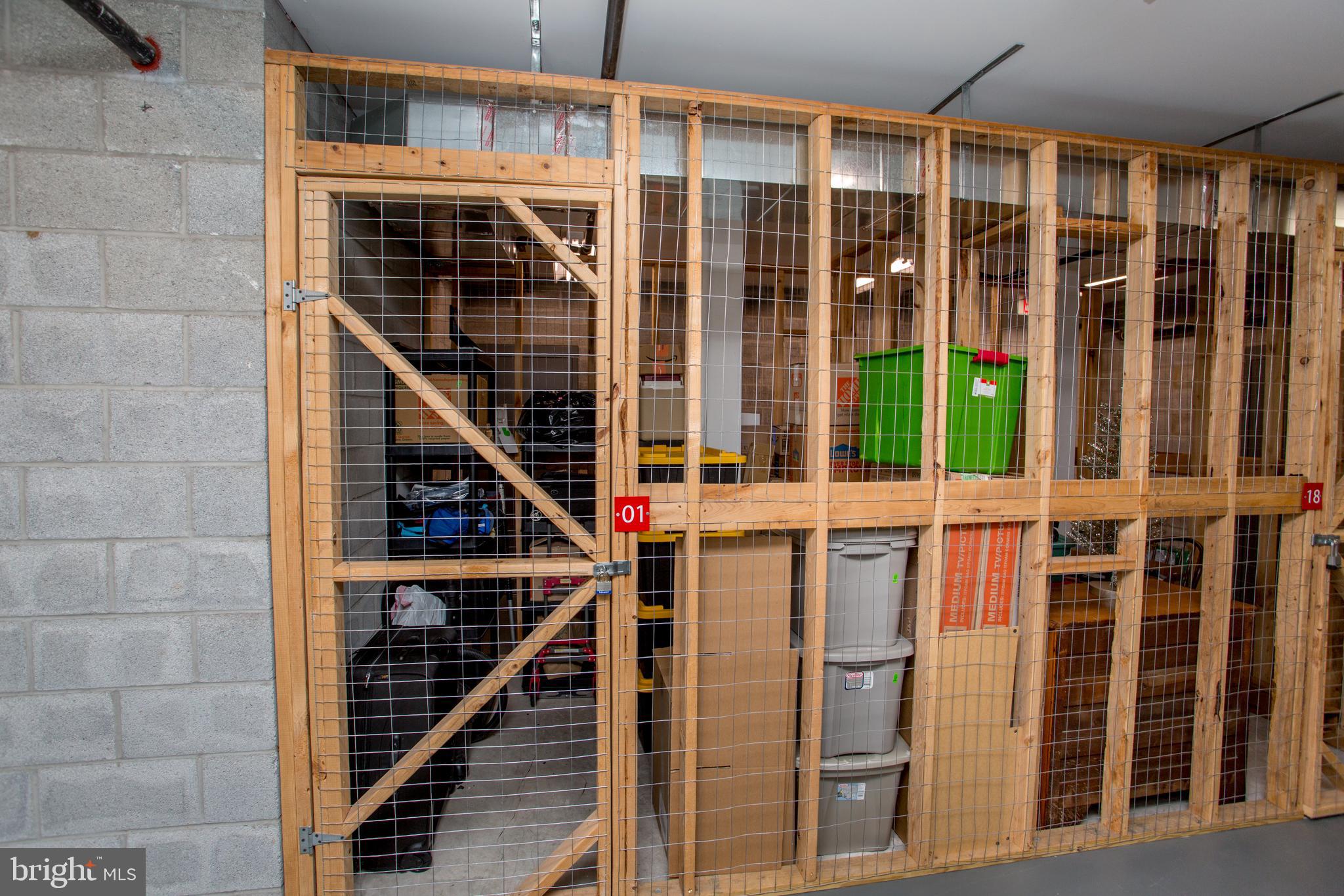 MERIDIAN VALLEY SQ - Residential