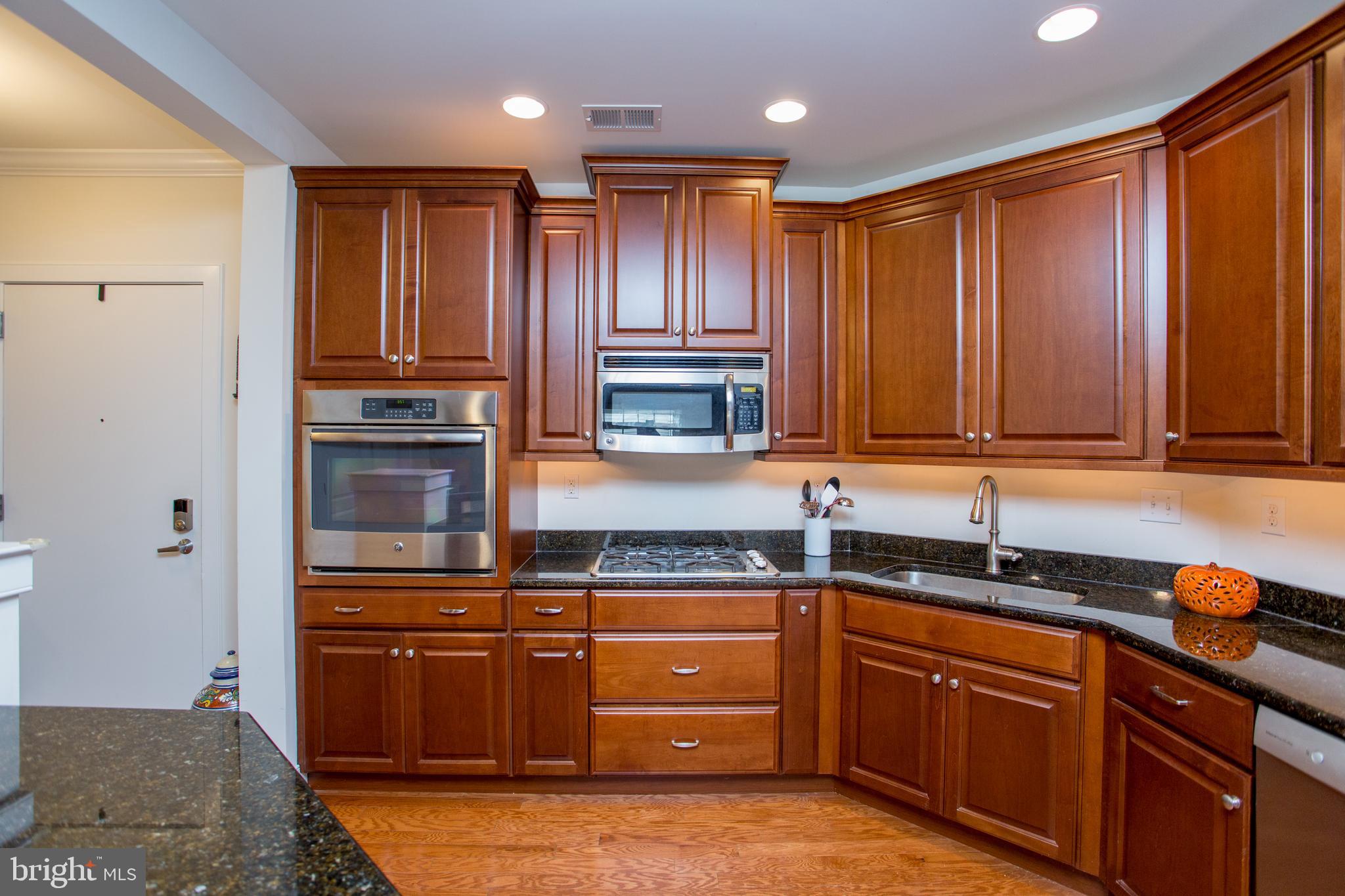 MERIDIAN VALLEY SQ - Residential