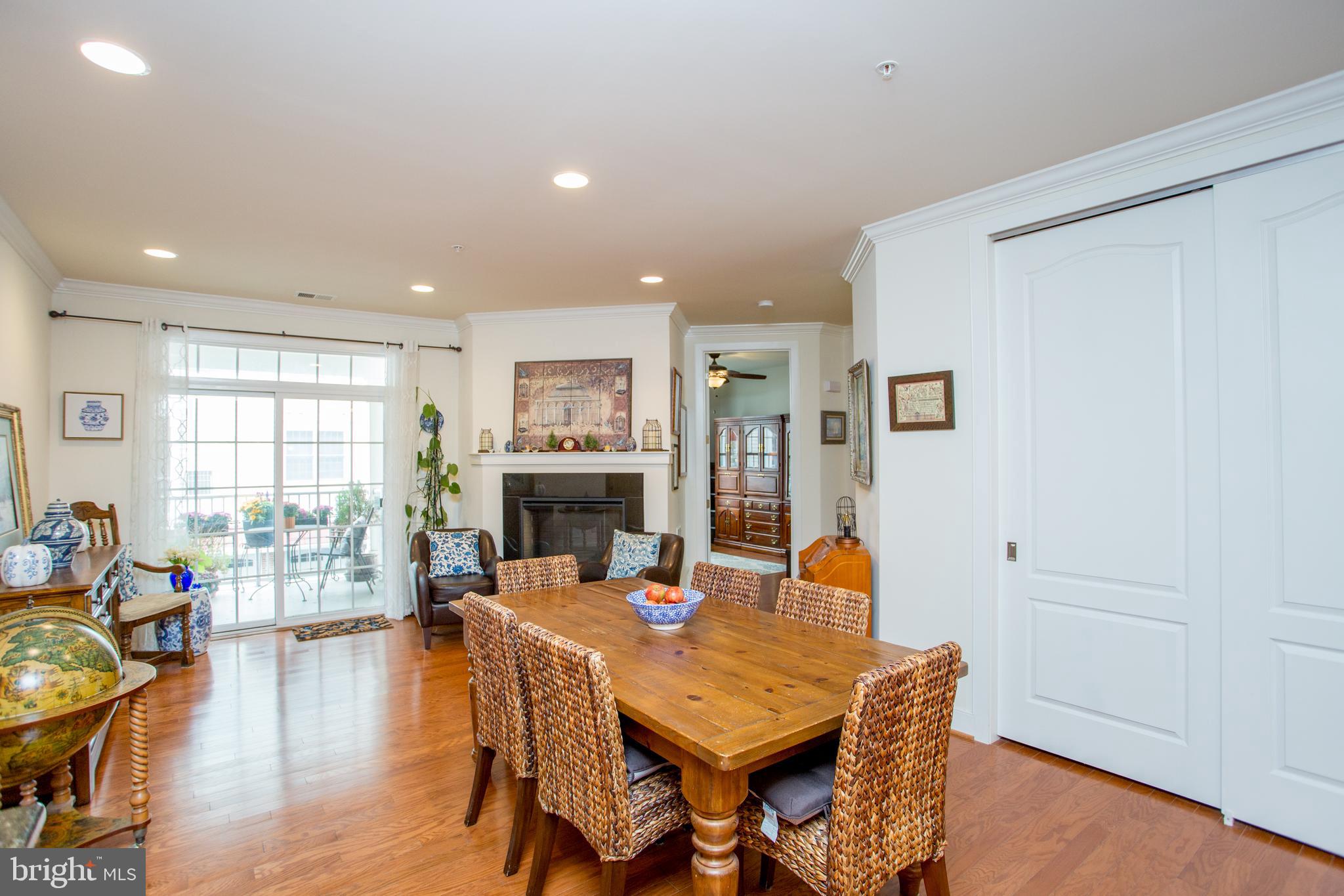 MERIDIAN VALLEY SQ - Residential