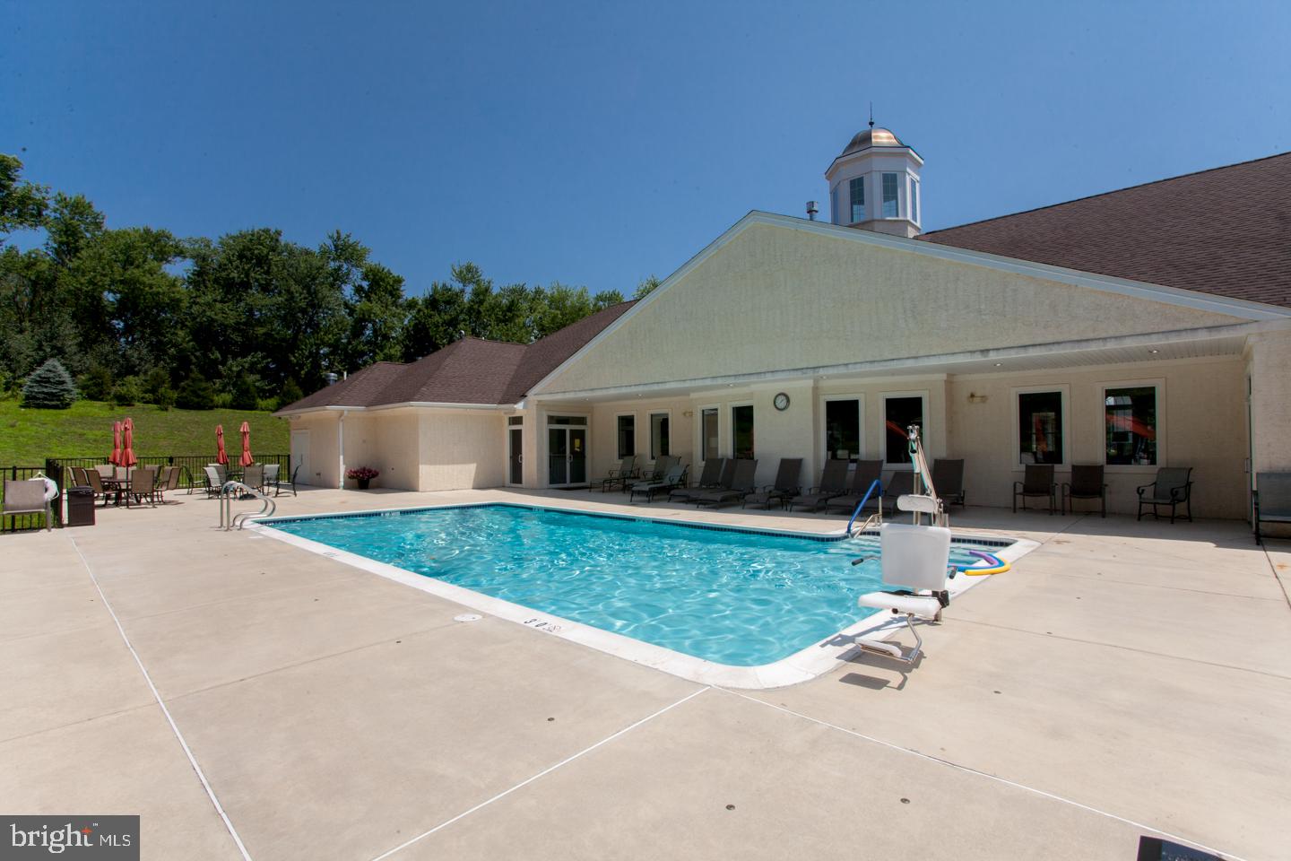 MERIDIAN VALLEY SQ - Residential