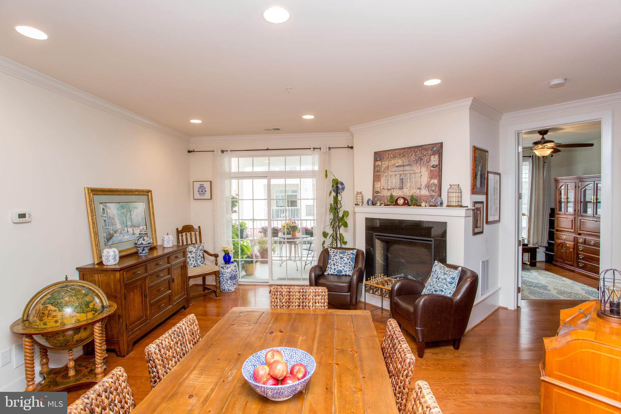 MERIDIAN VALLEY SQ - Residential