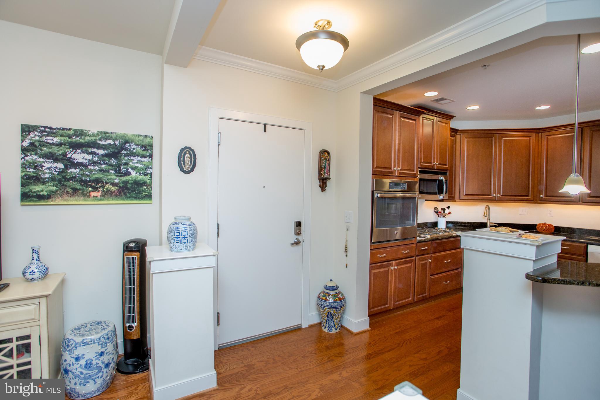 MERIDIAN VALLEY SQ - Residential