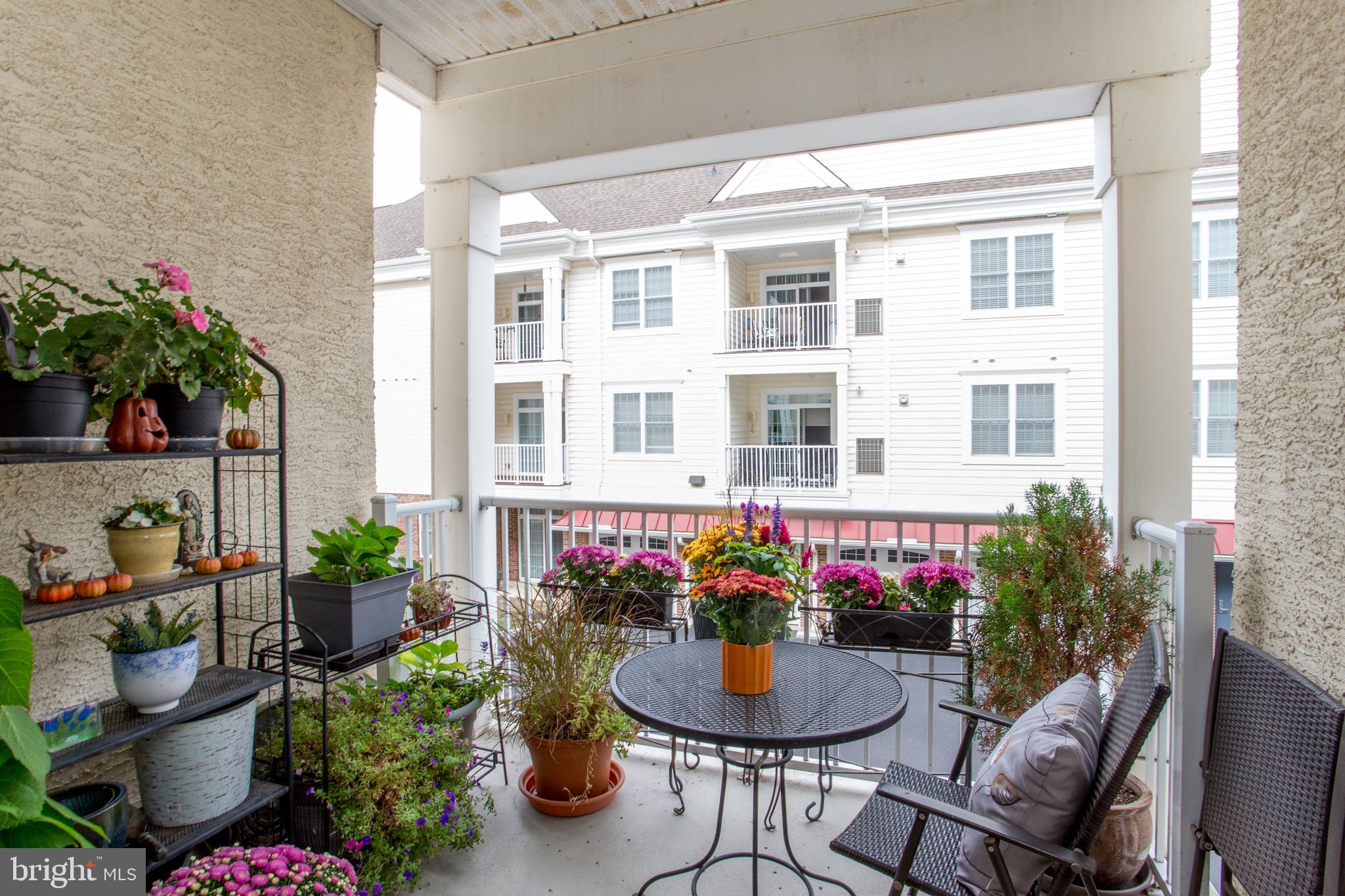 MERIDIAN VALLEY SQ - Residential