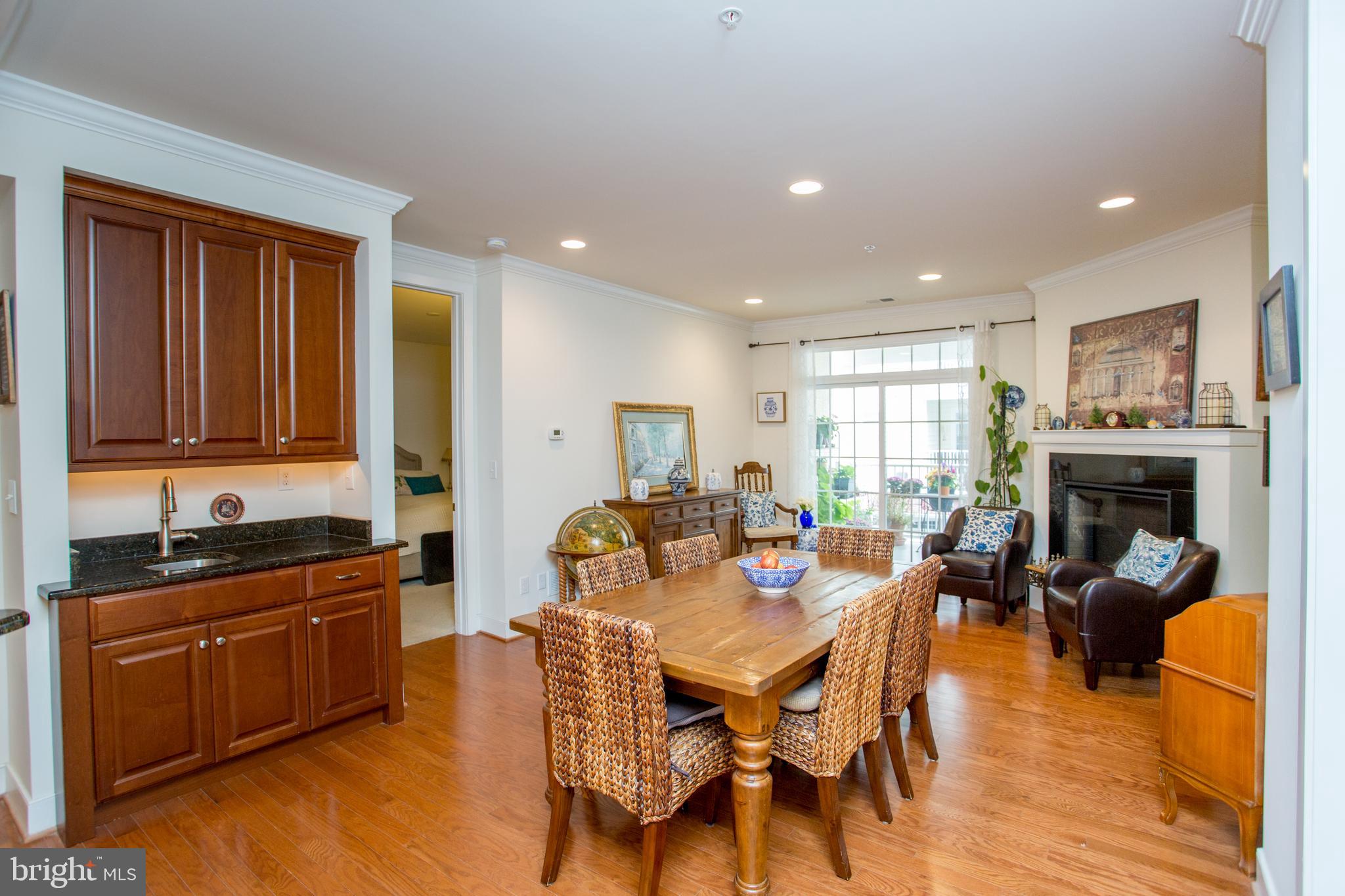 MERIDIAN VALLEY SQ - Residential