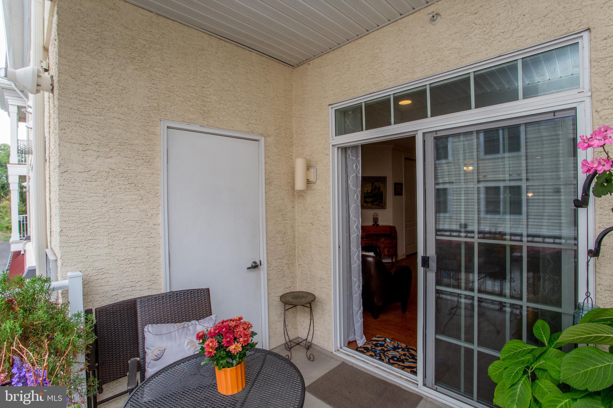 MERIDIAN VALLEY SQ - Residential