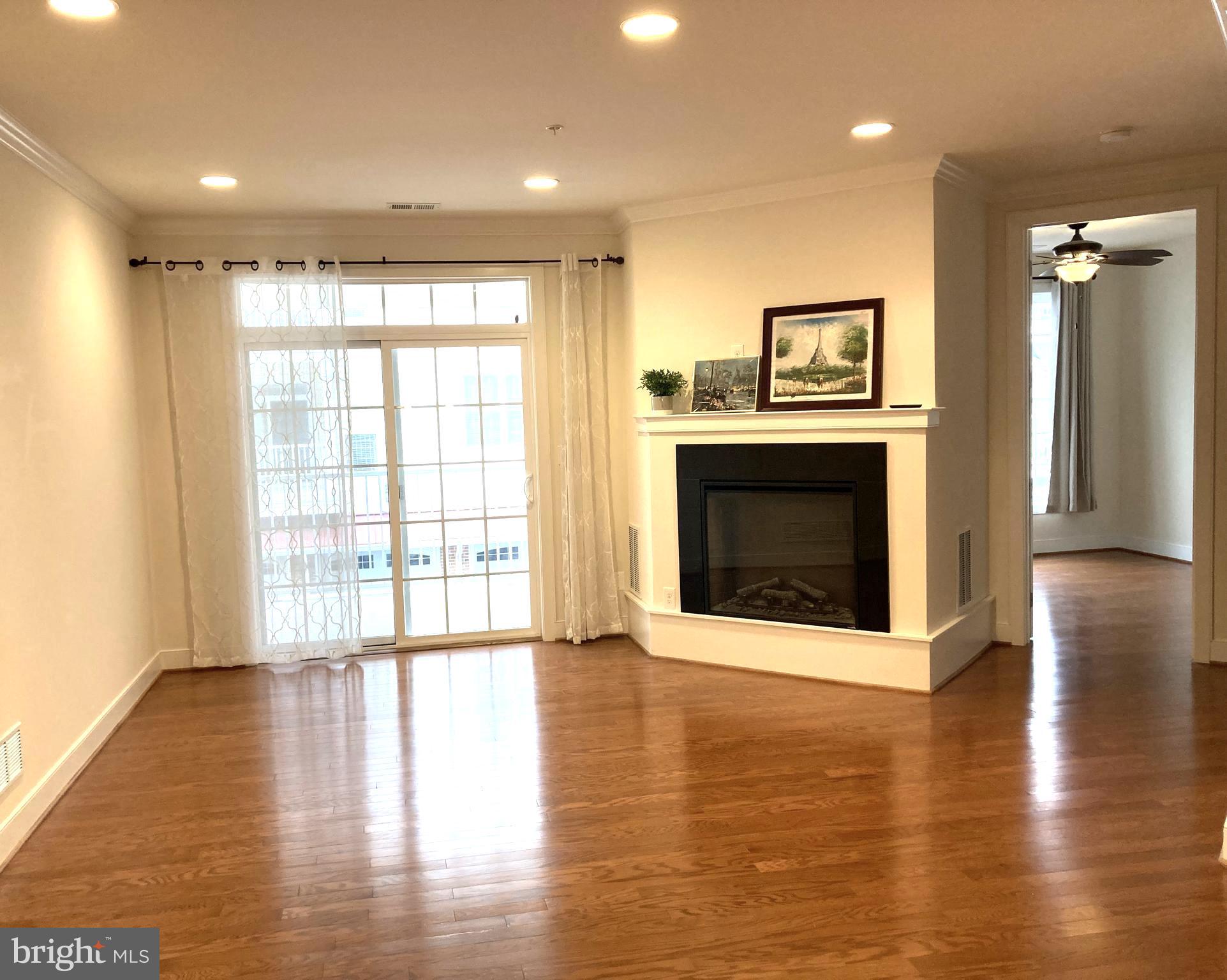 MERIDIAN VALLEY SQ - Residential