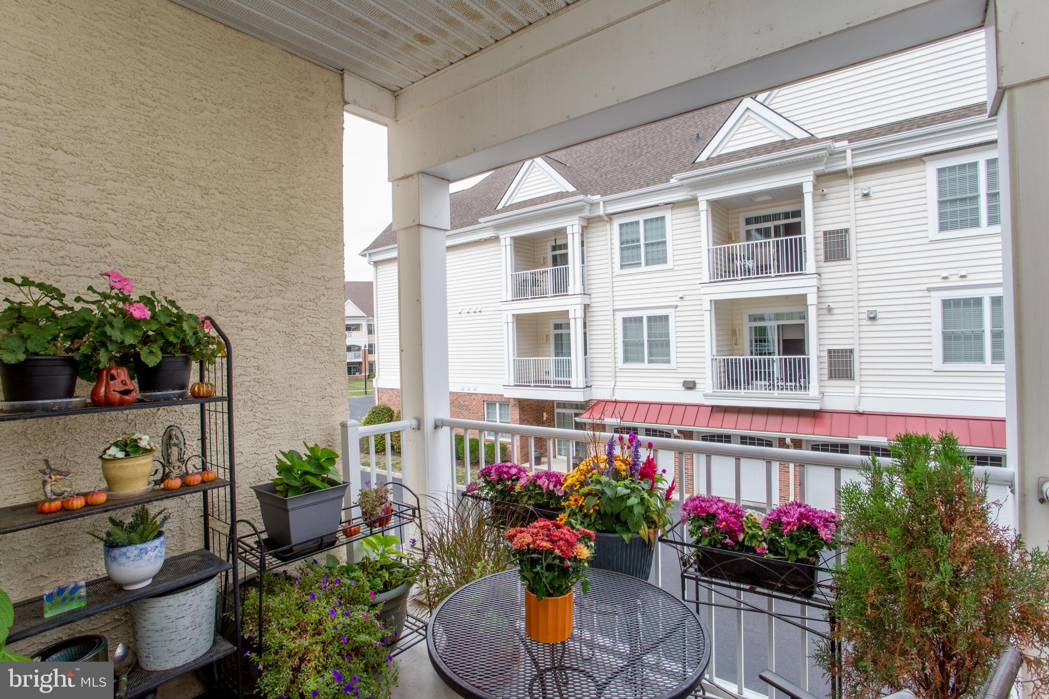 MERIDIAN VALLEY SQ - Residential