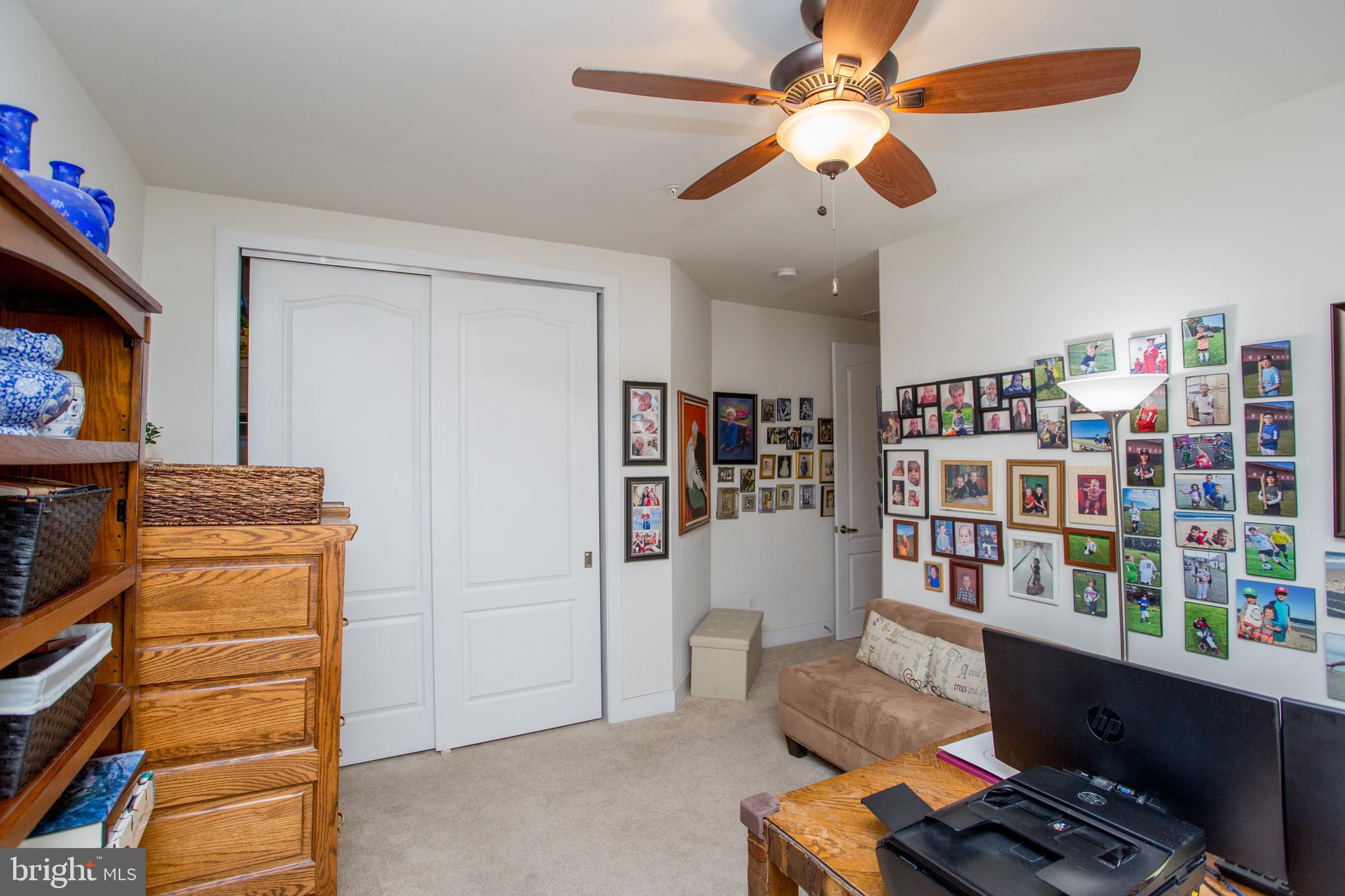 MERIDIAN VALLEY SQ - Residential