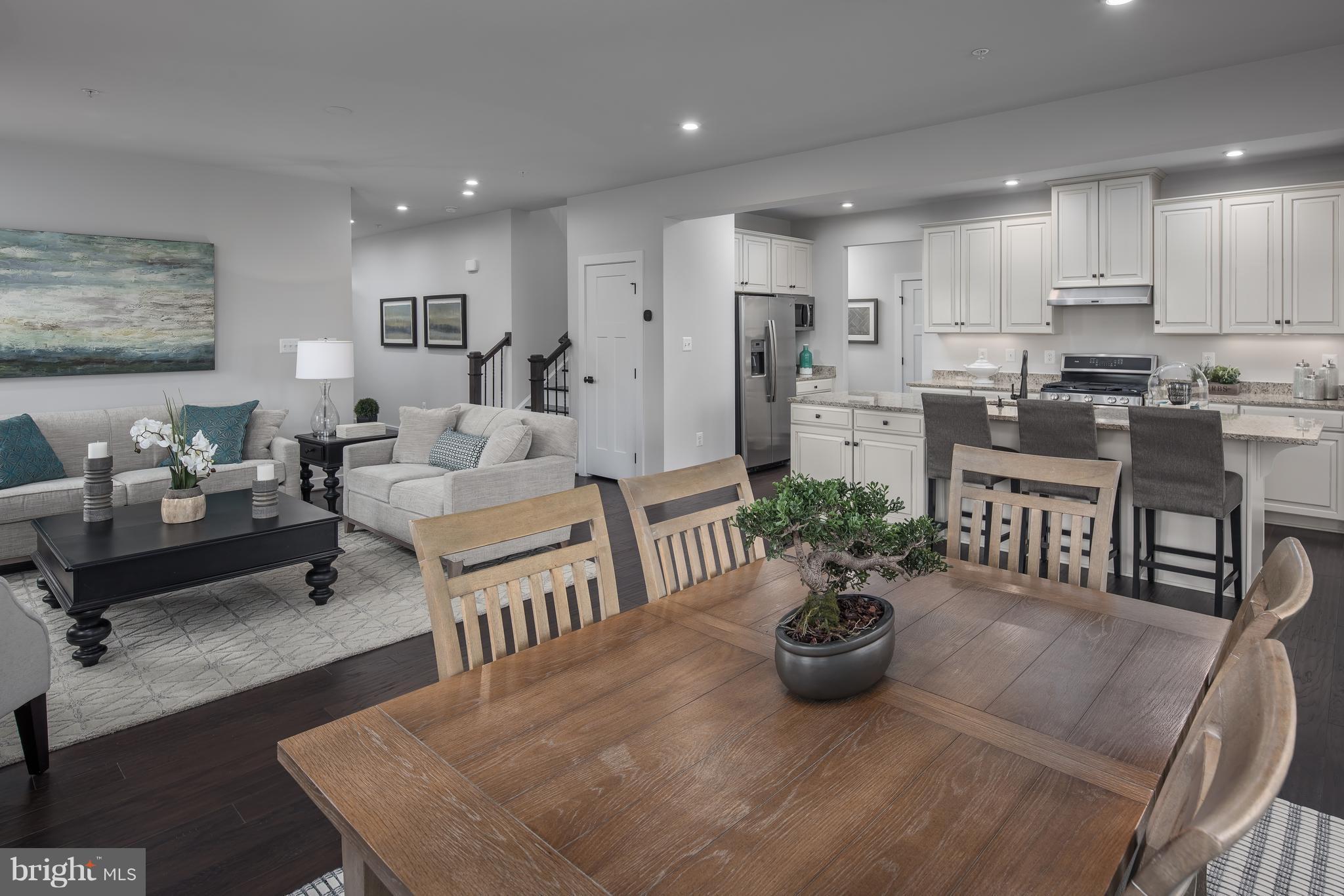 LAKE LINGANORE WOODRIDGE - Residential