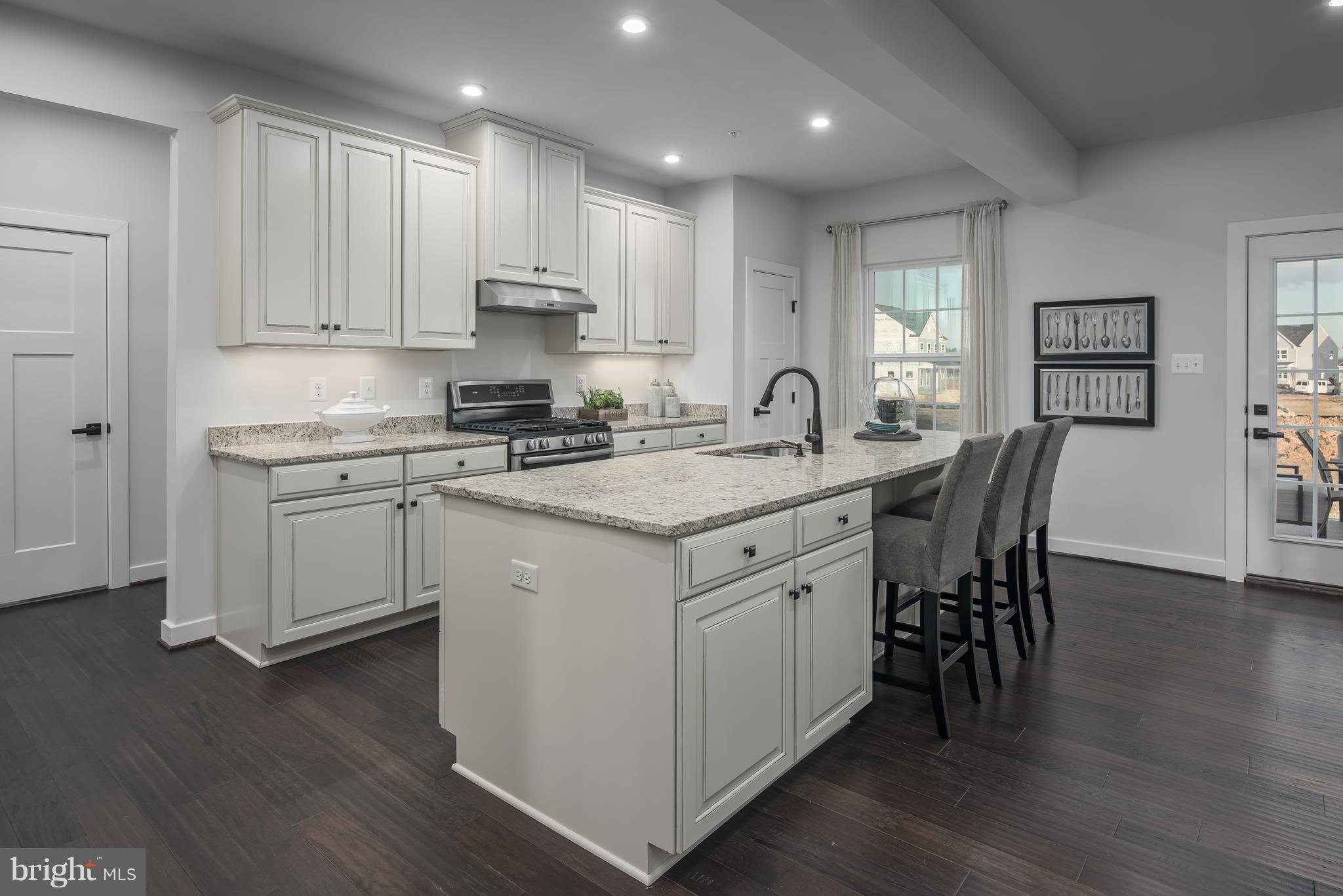 LAKE LINGANORE WOODRIDGE - Residential