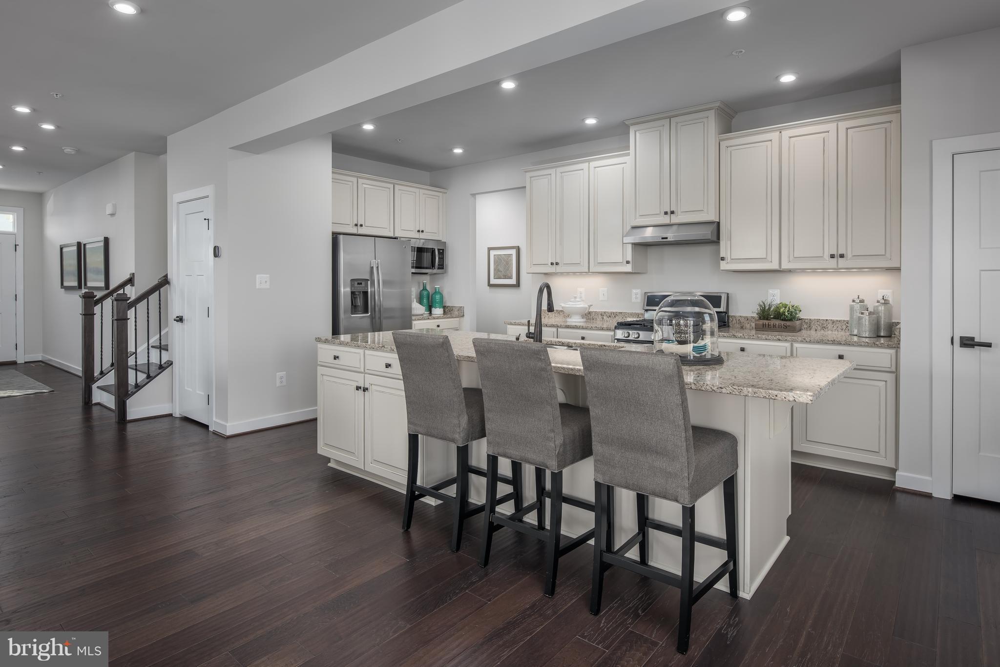 LAKE LINGANORE WOODRIDGE - Residential