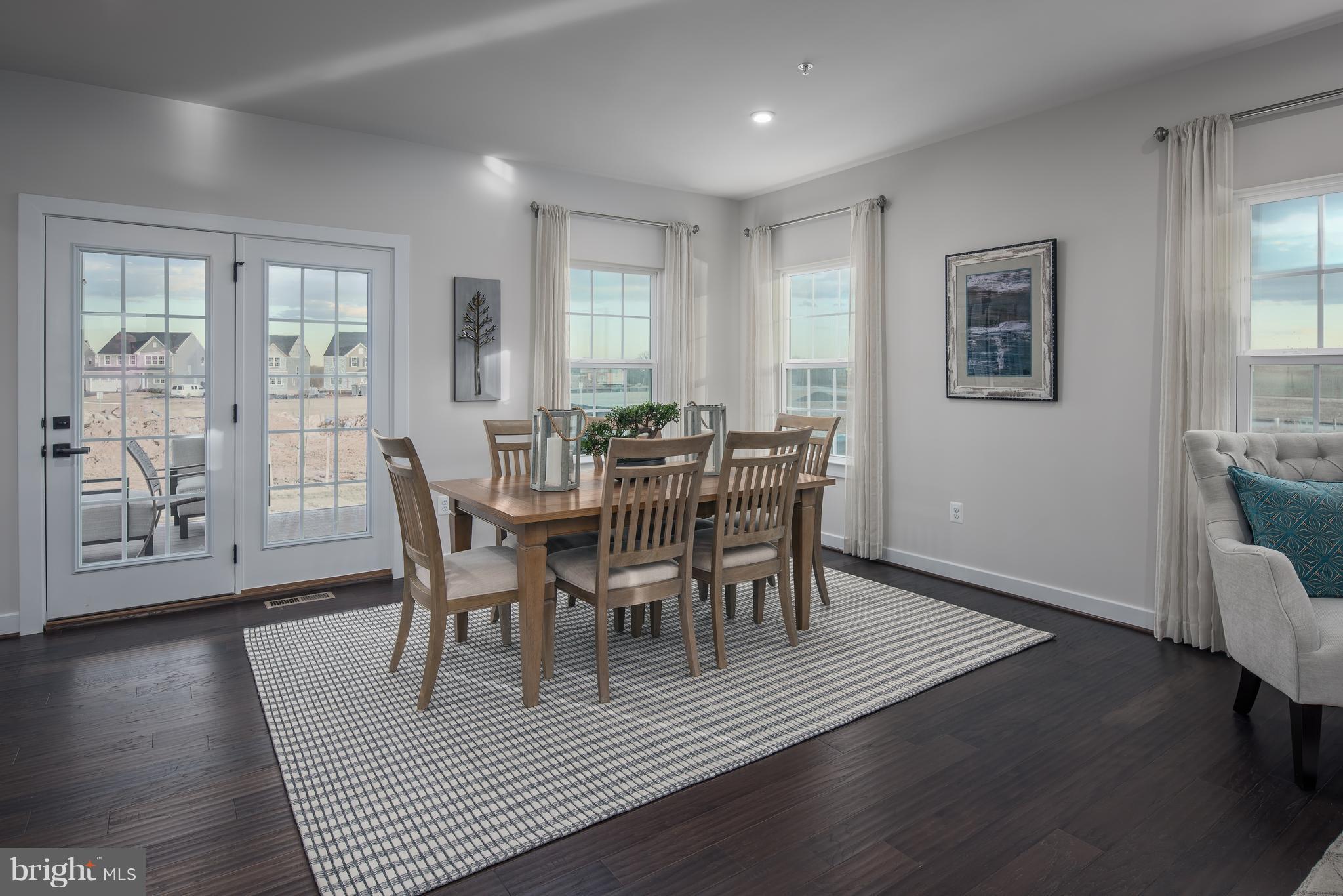 LAKE LINGANORE WOODRIDGE - Residential