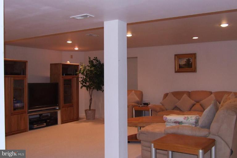 FALCONHURST - Residential Lease